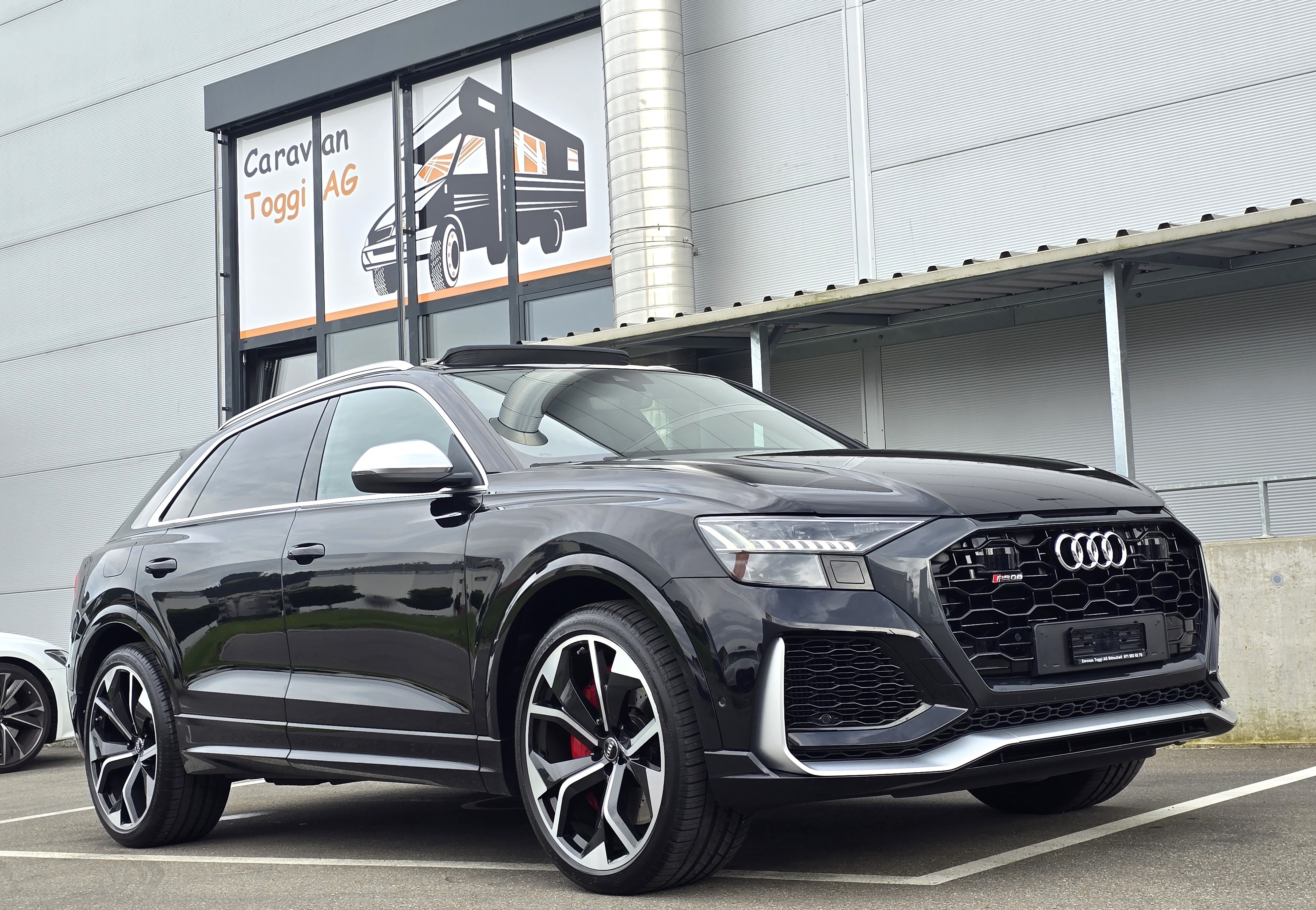 AUDI RSQ8 quattro tiptronic