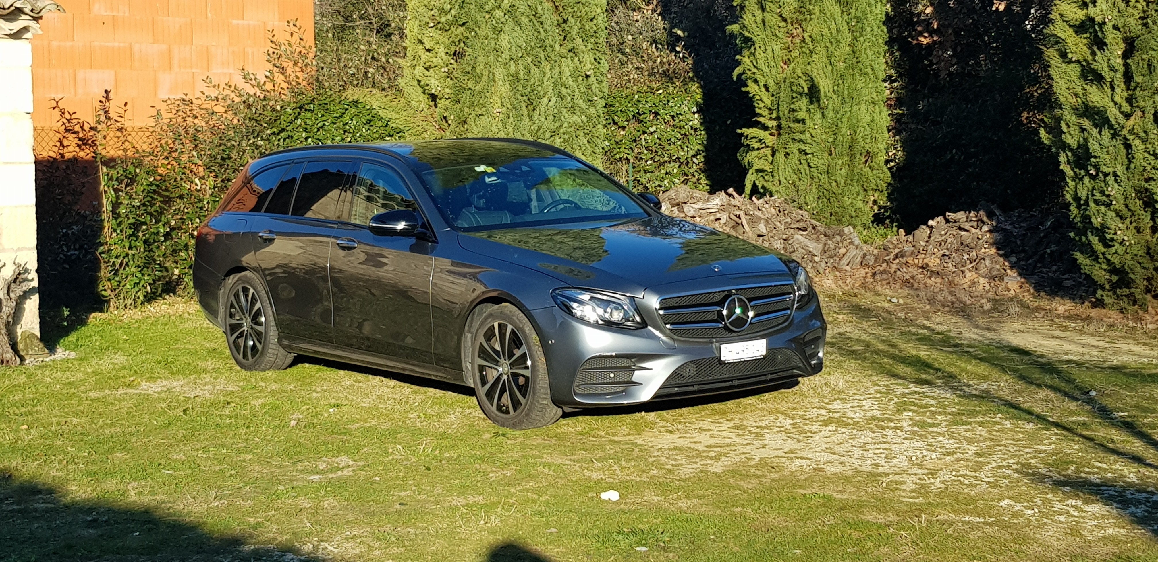 MERCEDES-BENZ E 220 d Swiss Star AMG Line 4Matic 9G-Tronic