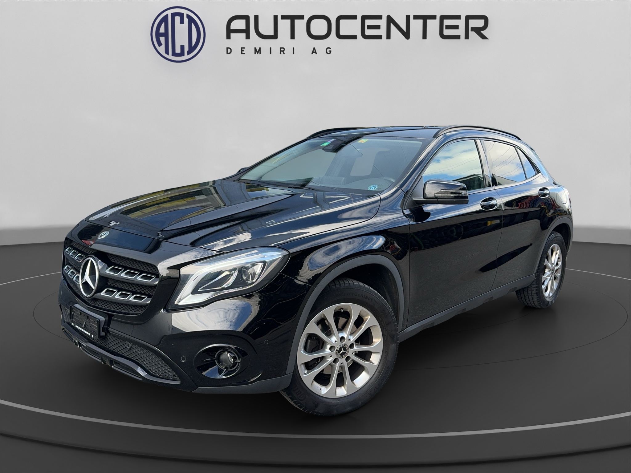 MERCEDES-BENZ GLA 200 Night Star 7G-DCT