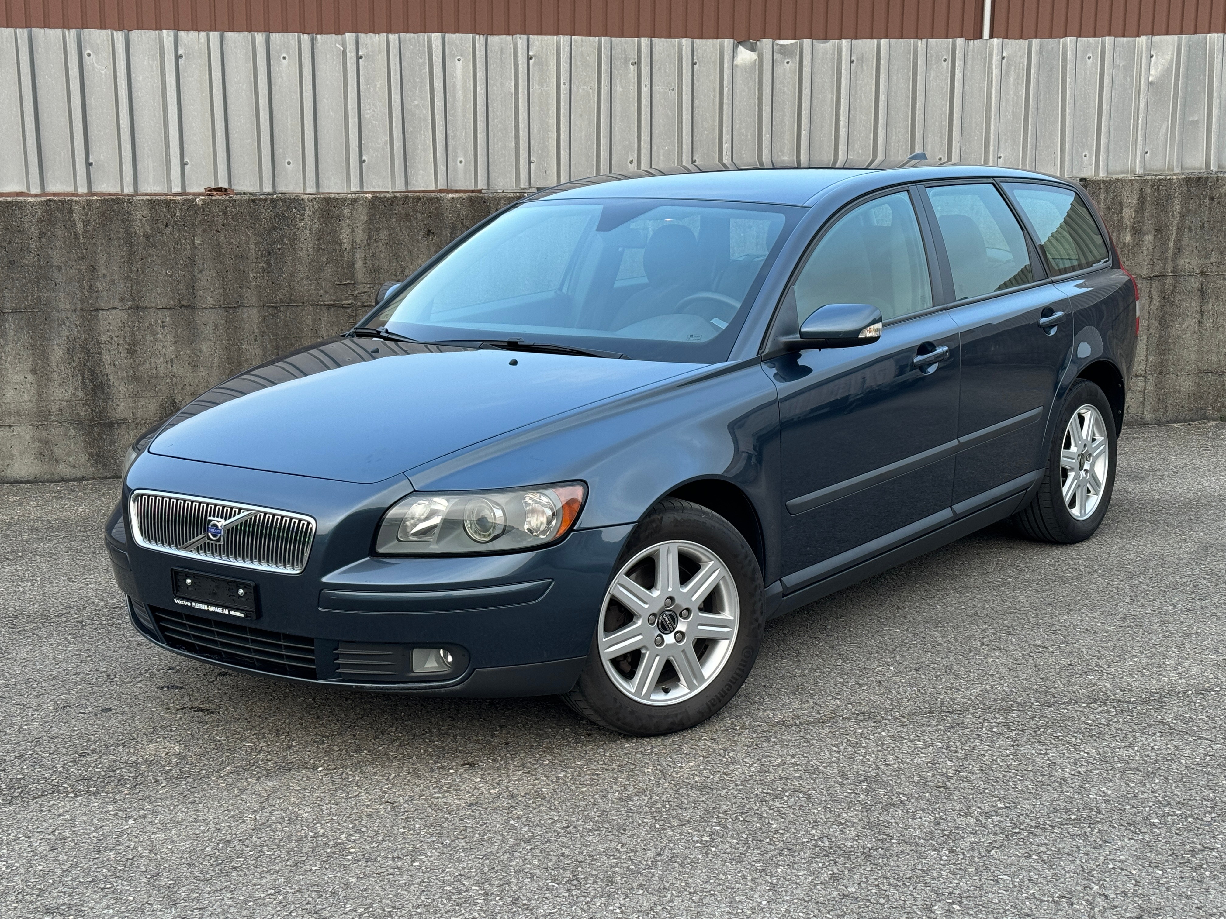 VOLVO V50 2.4