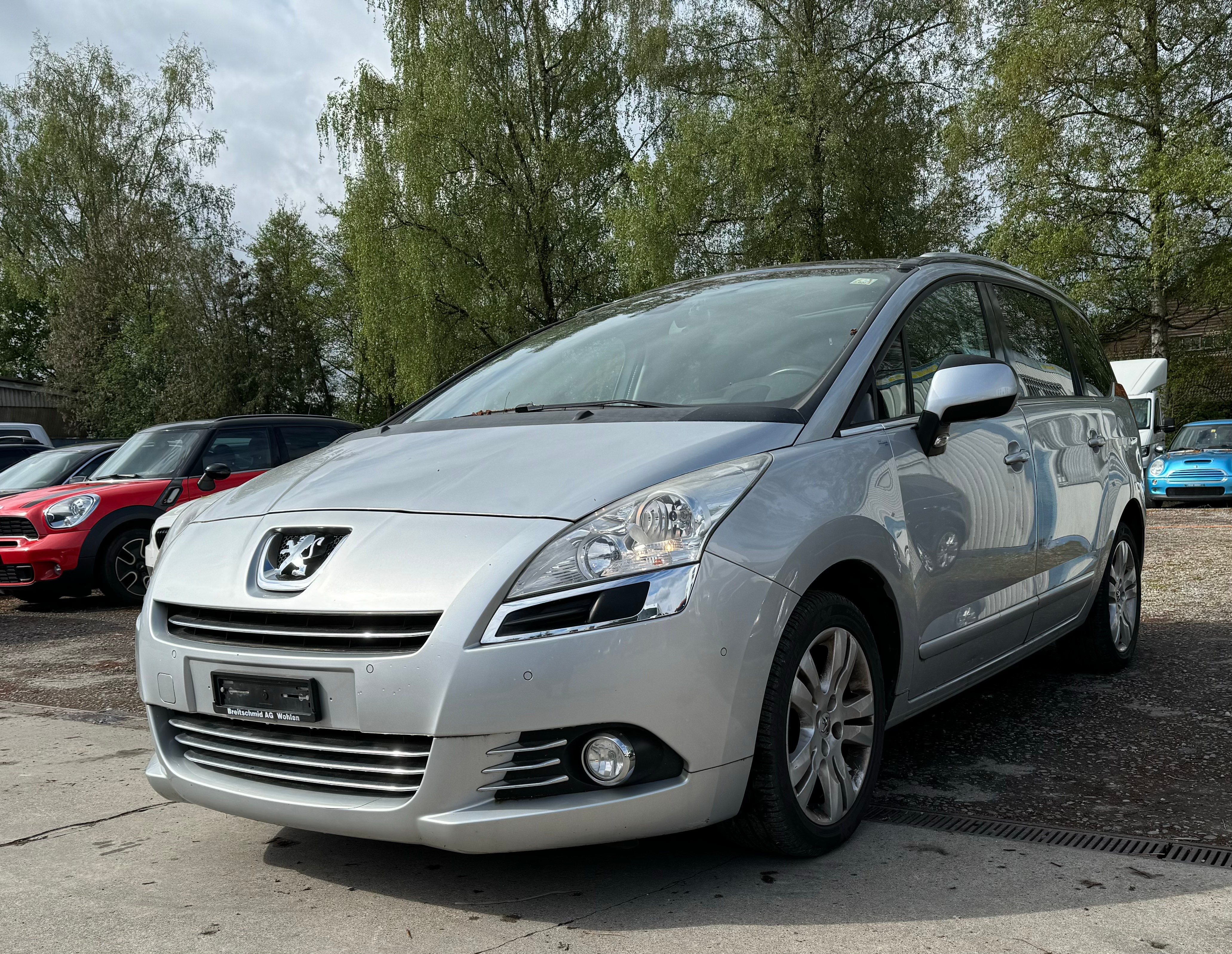 PEUGEOT 5008 1.6 16V T Family Automatic