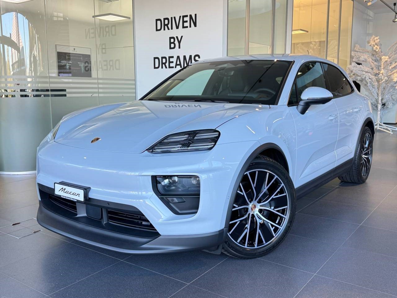 PORSCHE MACAN 4