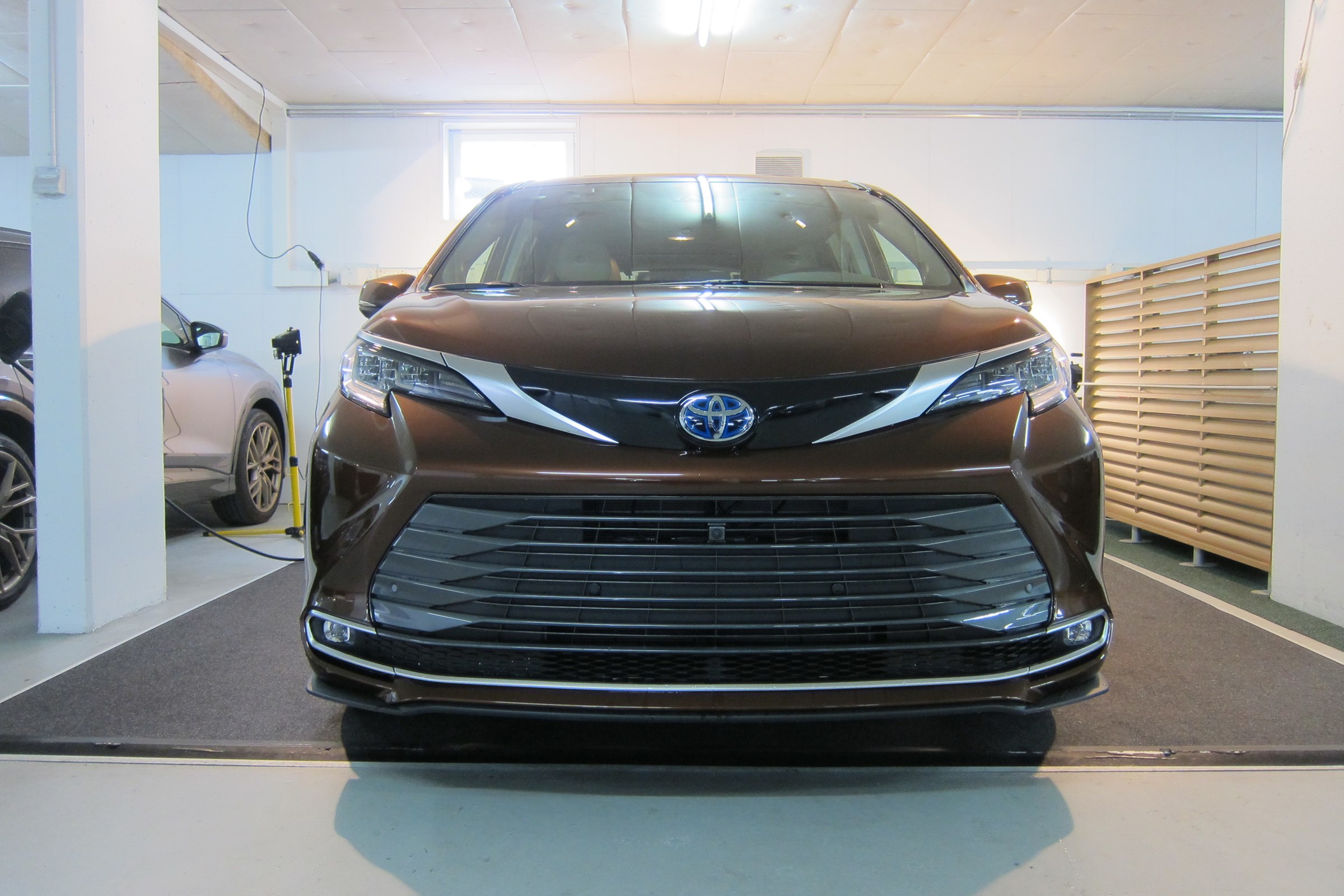 TOYOTA SIENNA 2023 HYBRID AWD LIMITED TECHNOLOGY-PAKET