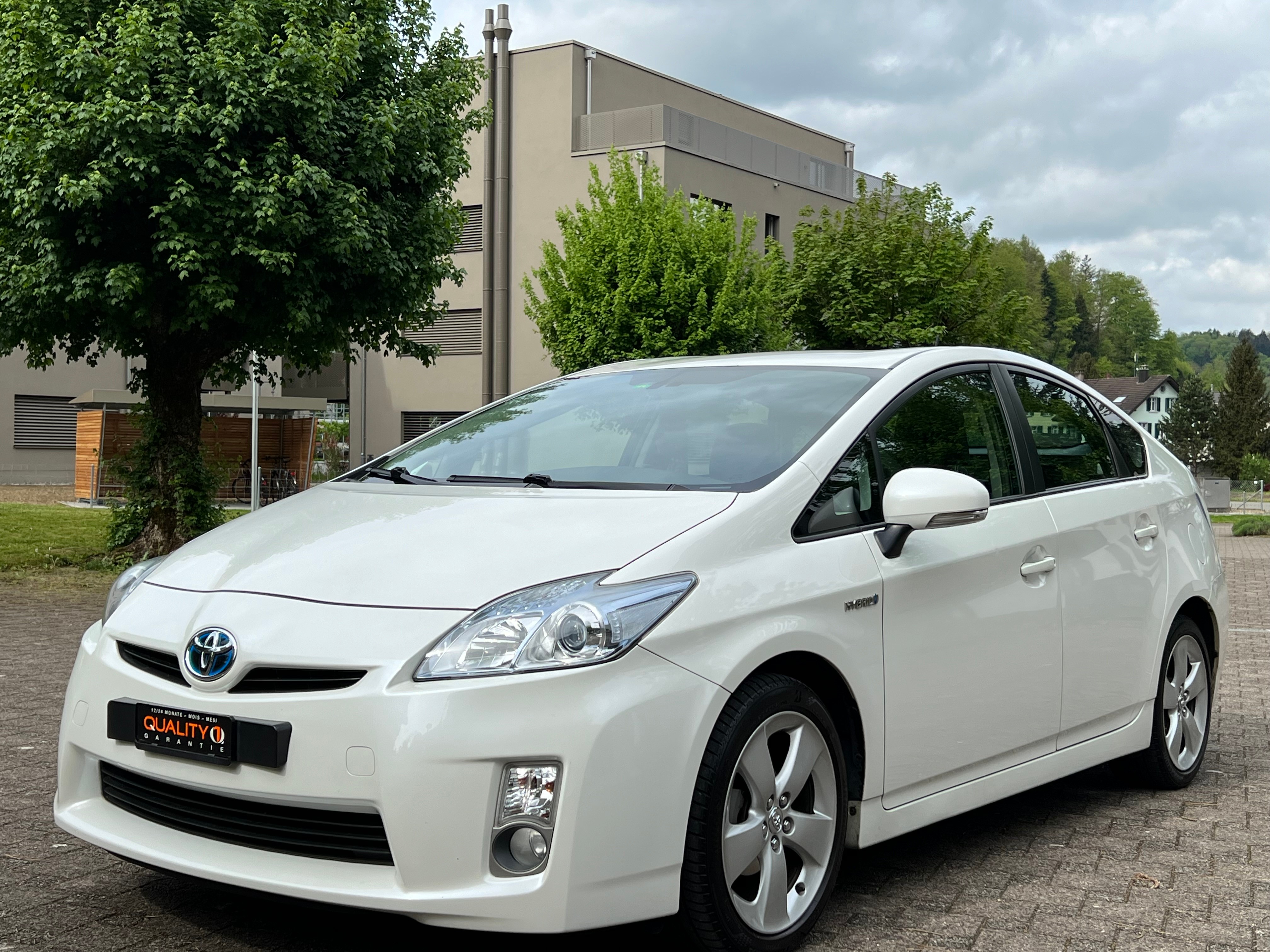 TOYOTA Prius 1.8 16V HSD Sol