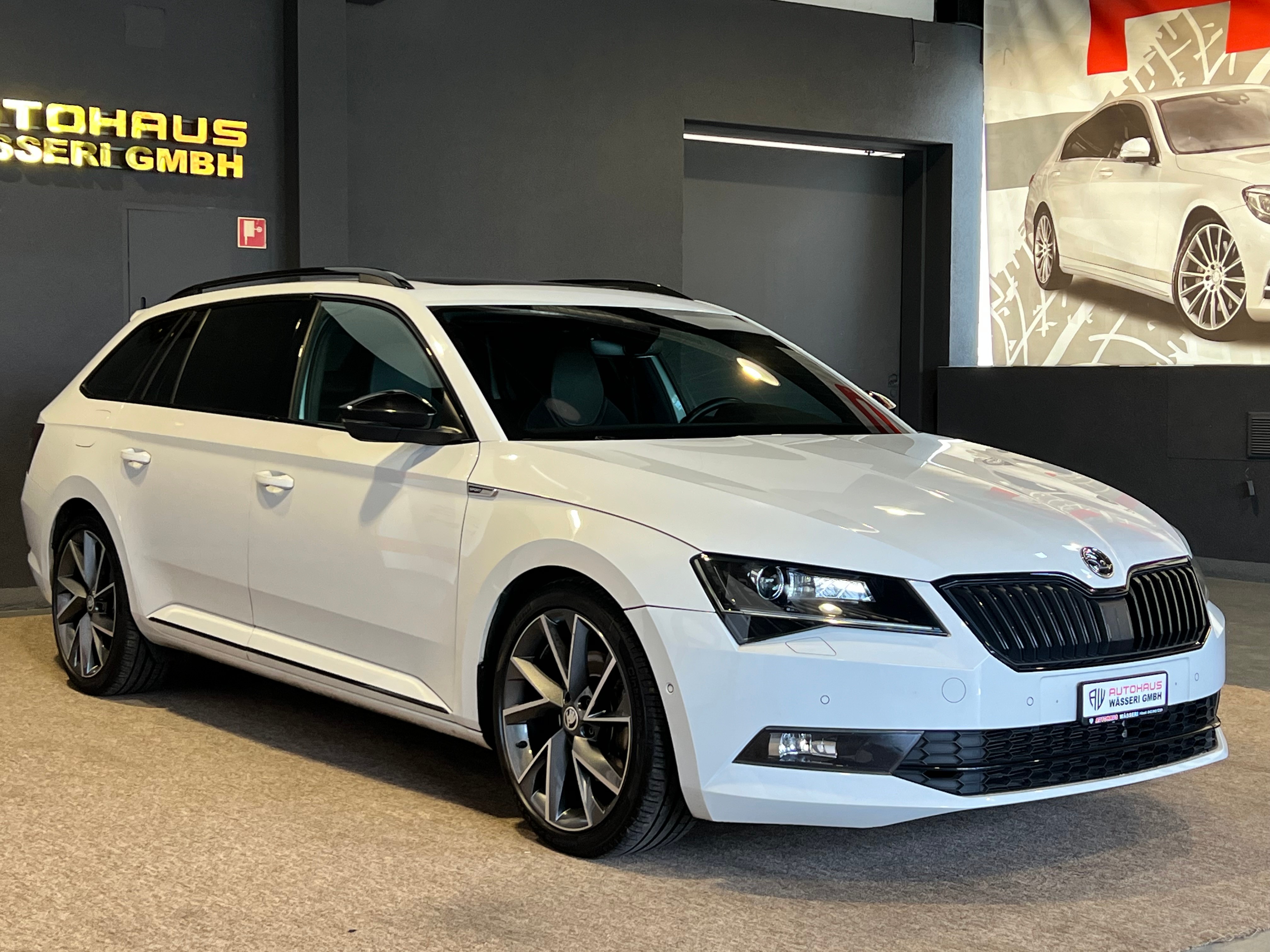 SKODA Superb Combi 2.0 TDi SportLine+ 4x4 DSG