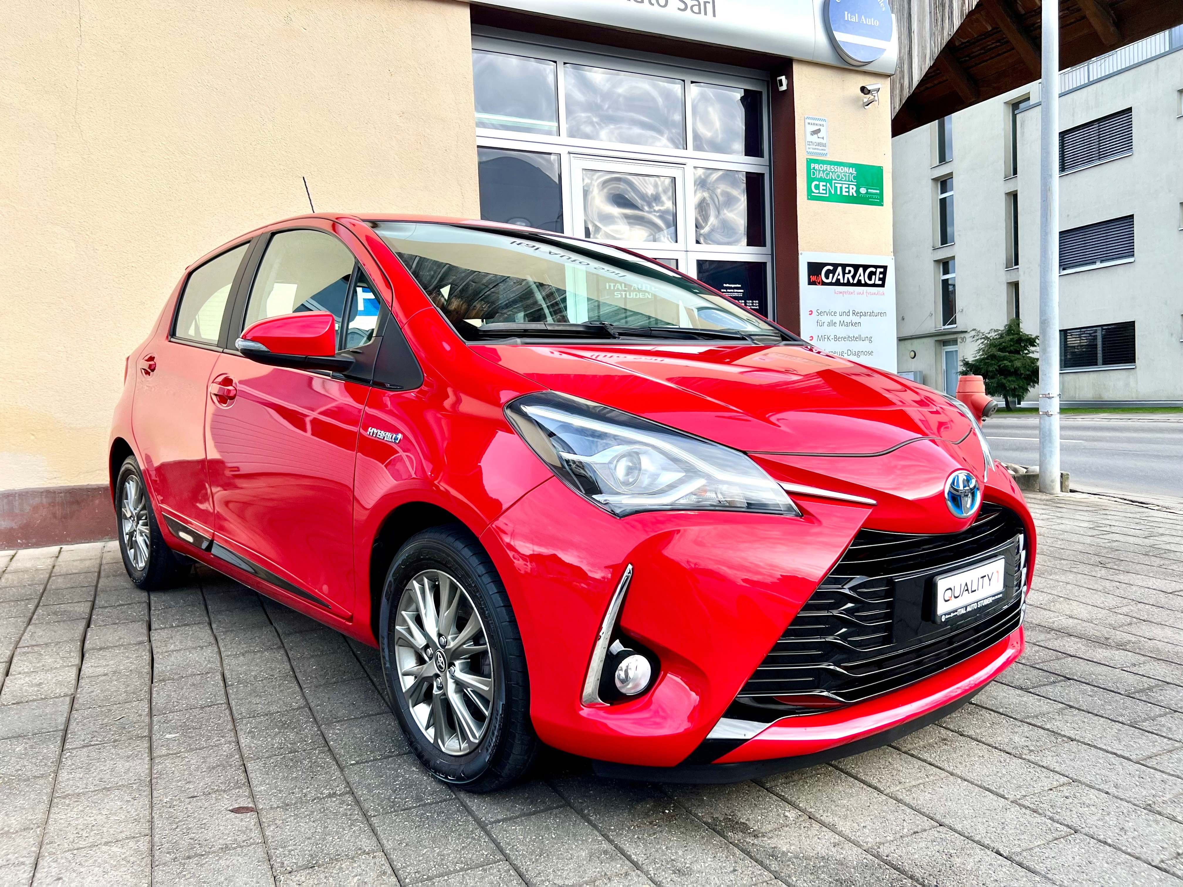 TOYOTA Yaris 1.5 VVT-i Hybrid Trend e-CVT