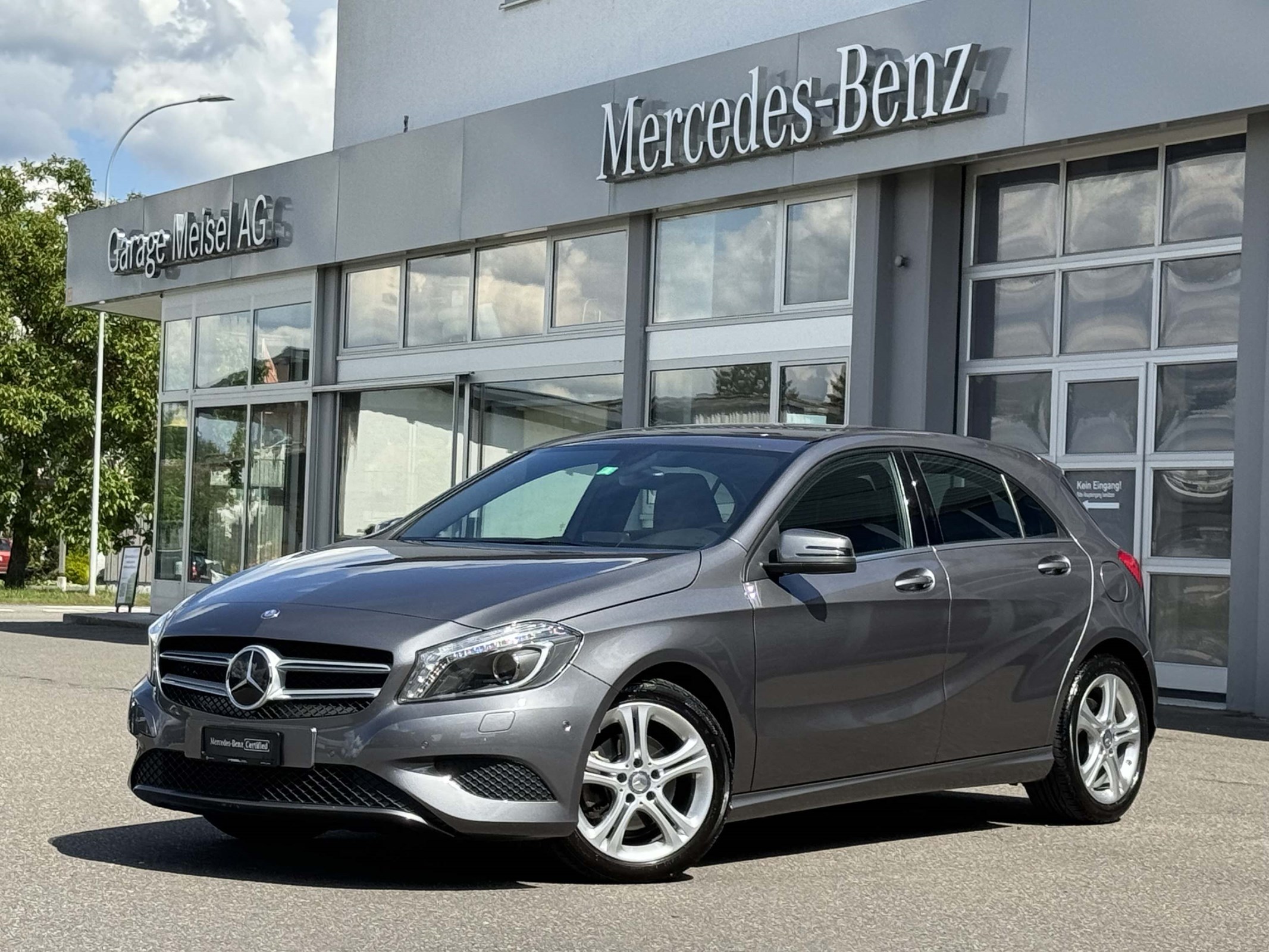 MERCEDES-BENZ A 220 Urban 4Matic