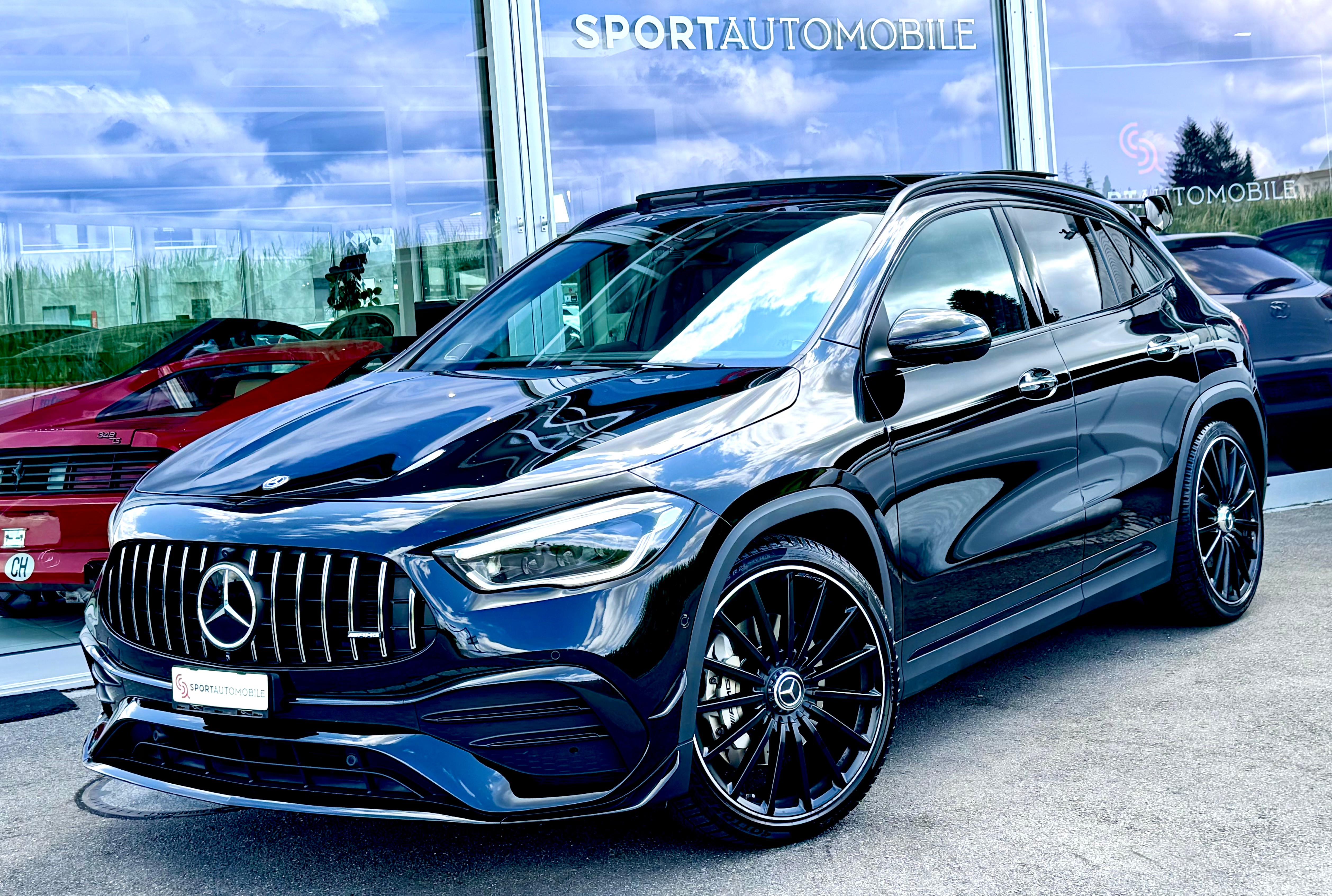 MERCEDES-BENZ GLA 35 AMG 4Matic 8G-Speedshift DCT *BLACK Edition*