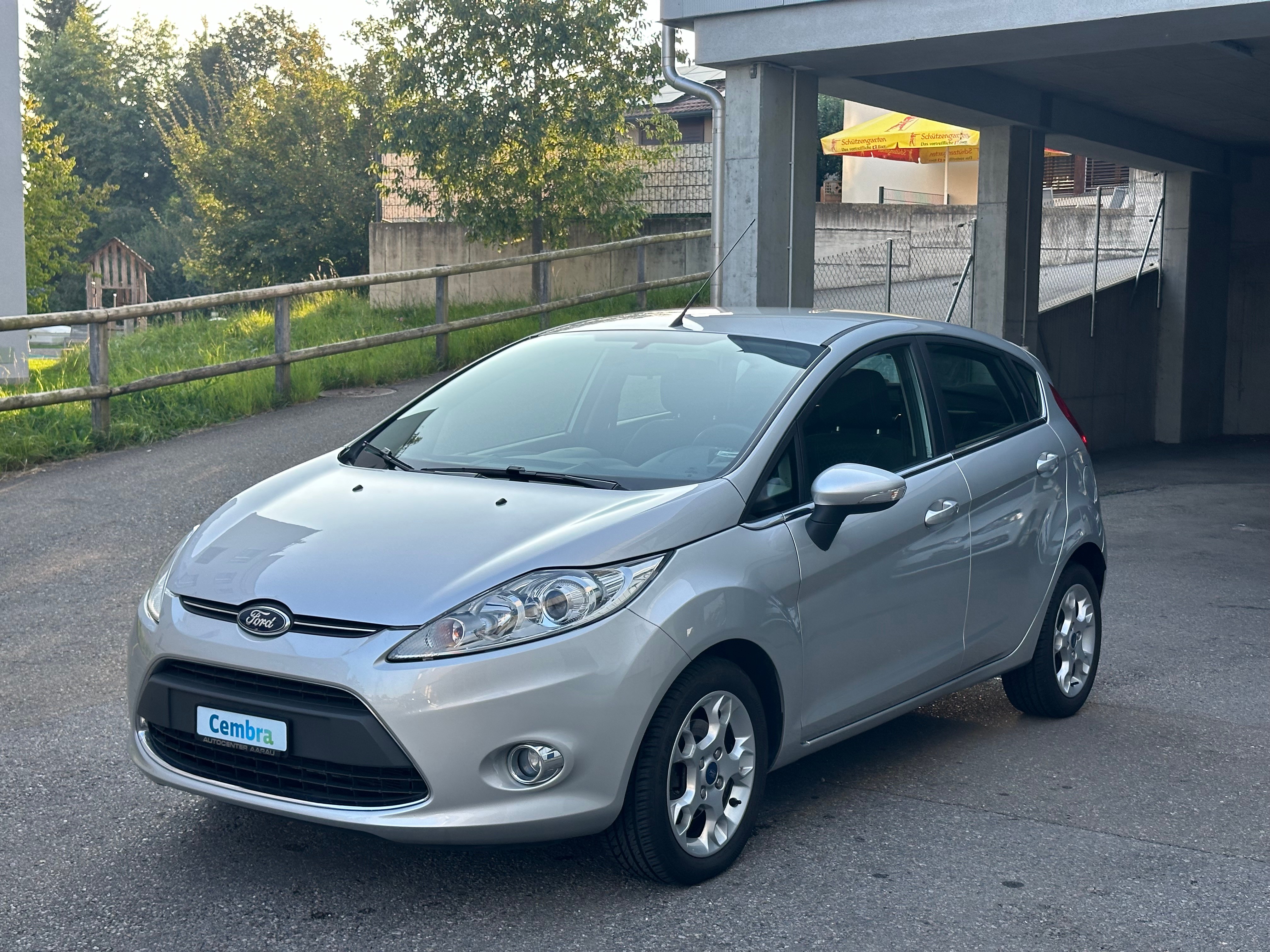 FORD Fiesta 1.4 16V Titanium Automatic