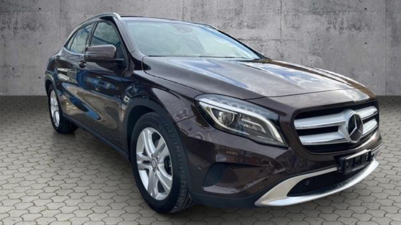 MERCEDES-BENZ GLA 250 Urban 4Matic 7G-DCT