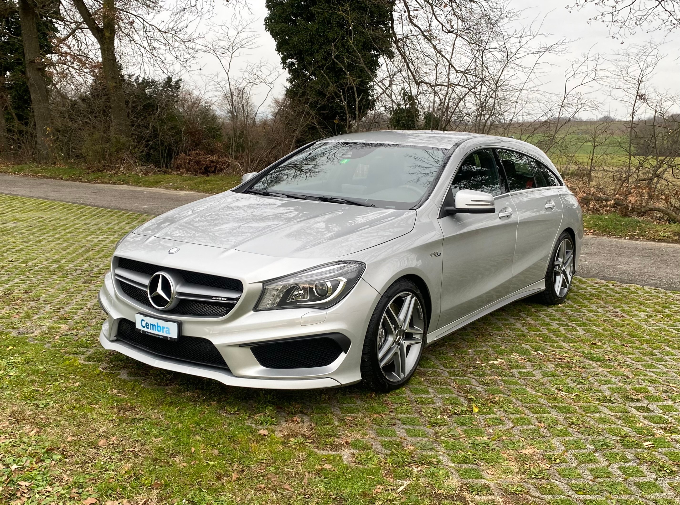 MERCEDES-BENZ CLA Shooting Brake 45 AMG 4Matic Speedshift