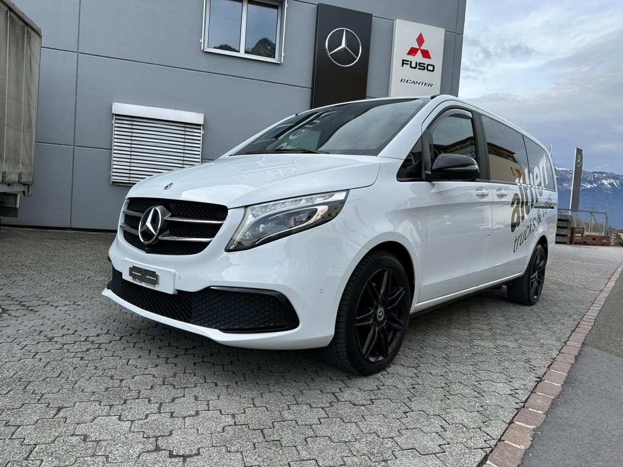 MERCEDES-BENZ V 300 d Swiss Ed. lang Van