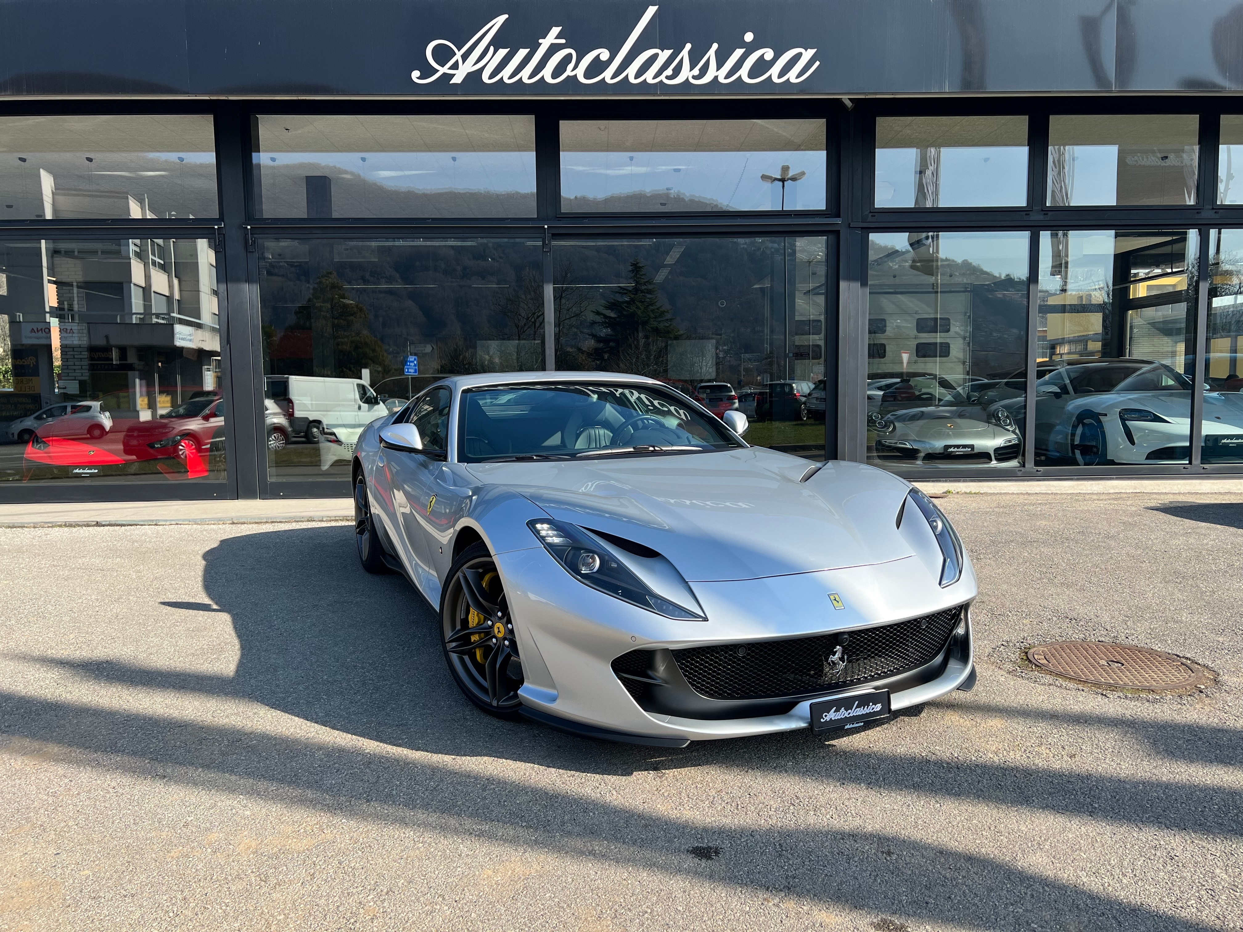 FERRARI 812 Superfast