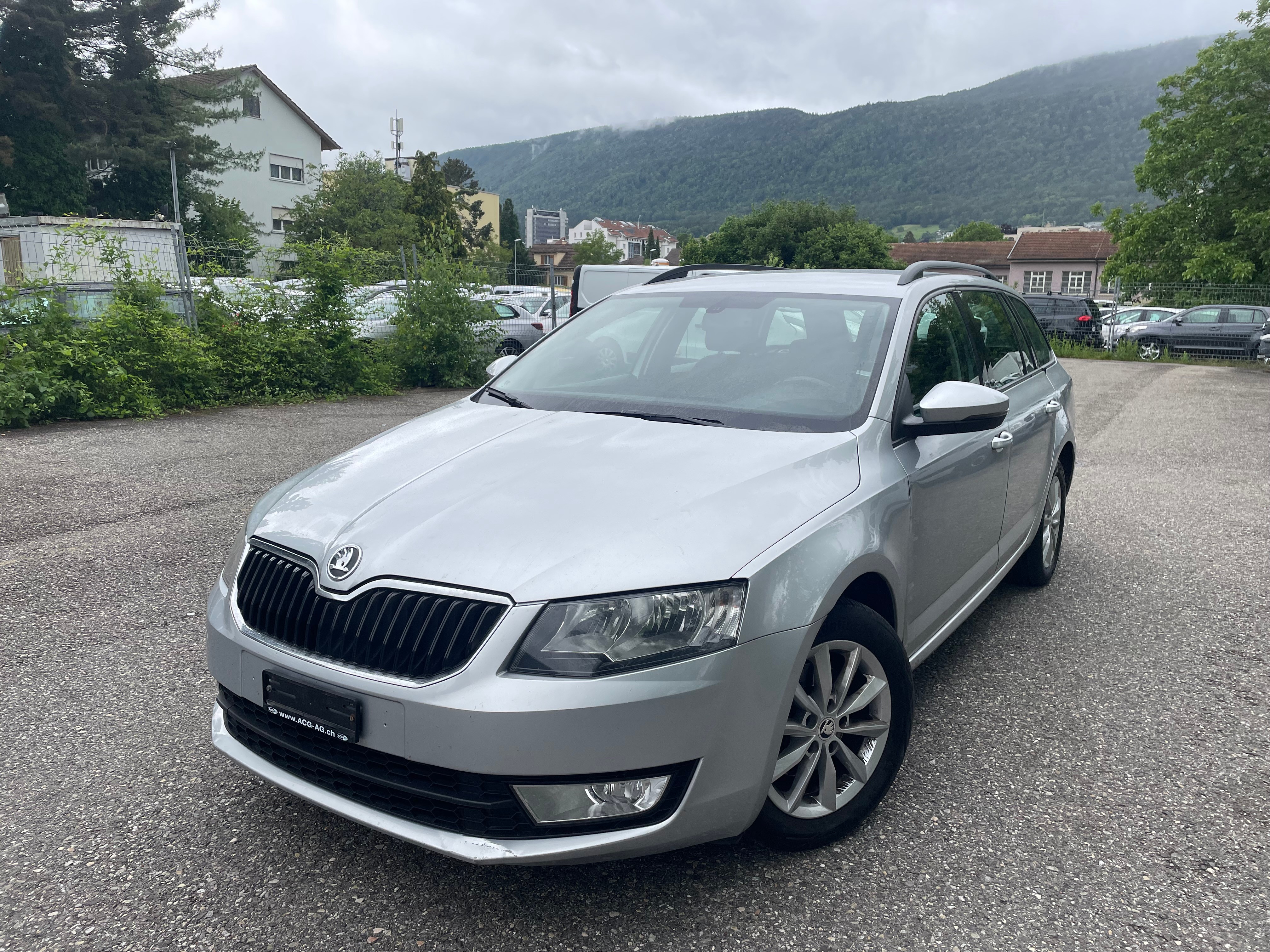 SKODA Octavia Combi 1.6 TDI Ambition 4x4 * Klima--auto * PDC H * Tempomat * Ab MFK 15.11.2023