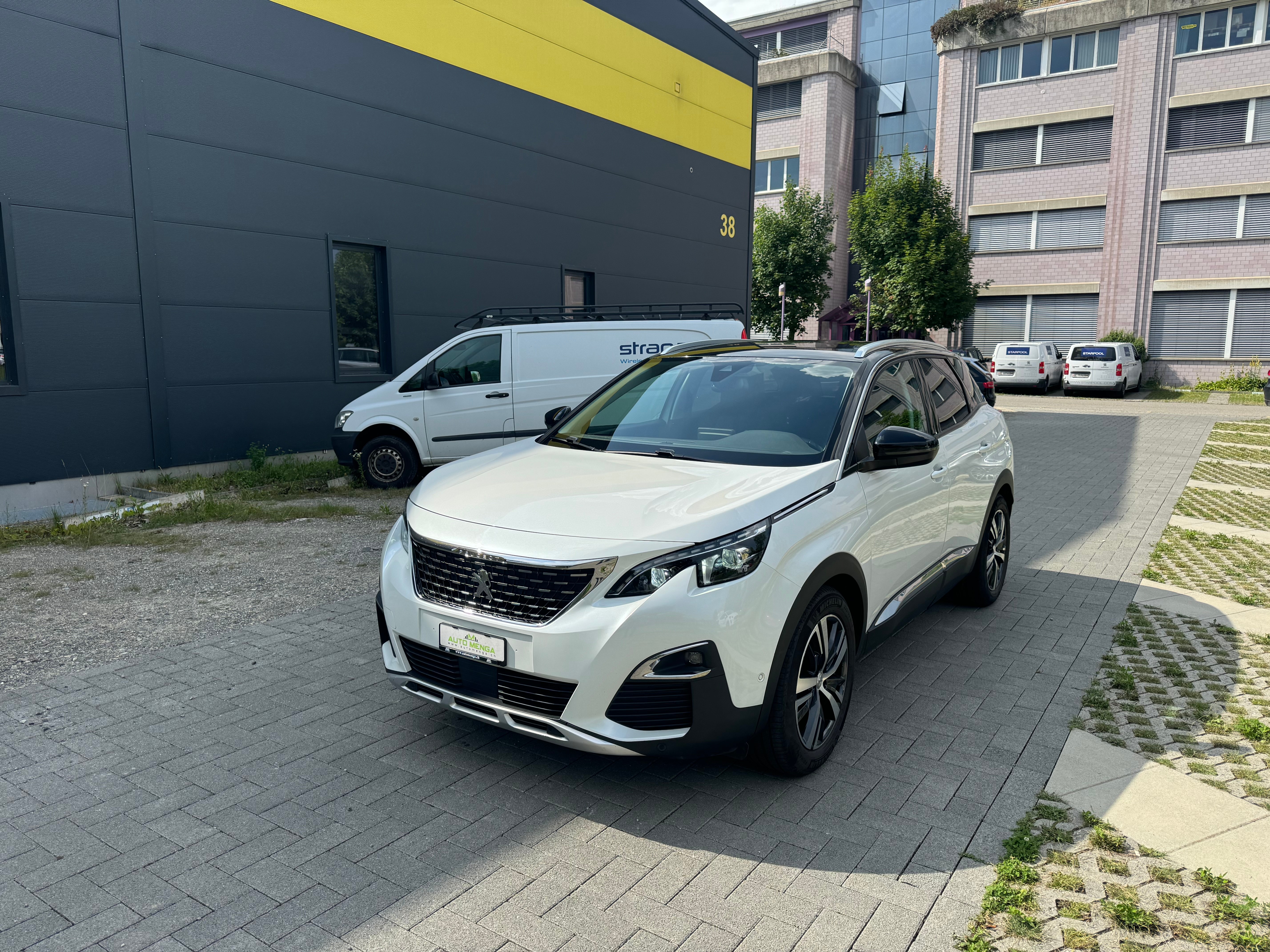 PEUGEOT 3008 1.2 PureTech Allure