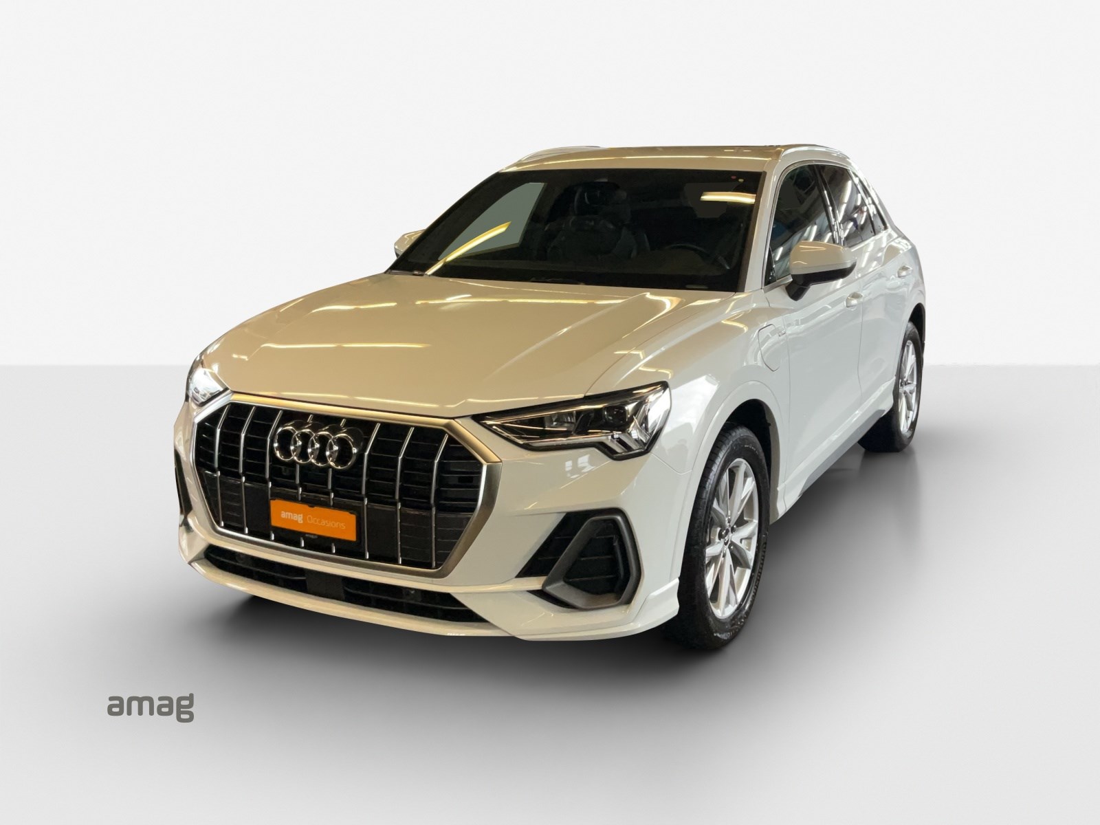 AUDI Q3 45 TFSI e S line Attraction S-tronic