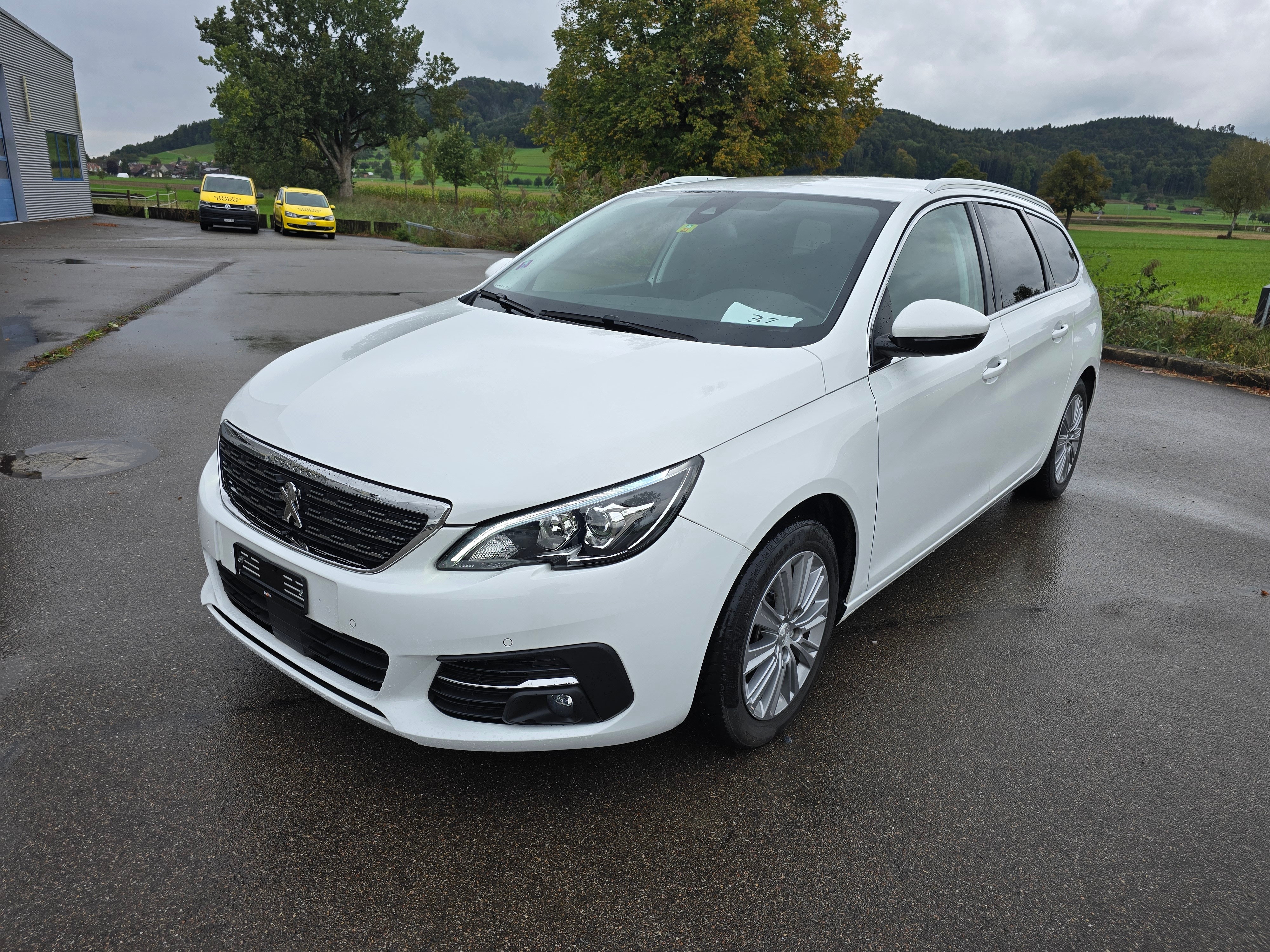 PEUGEOT 308 SW 1.5 BlueHDI Allure EAT8*Frisch ab MFK*Frisch ab Service*Automatische Distanzregelung ACC*Anhängerkupplung**Garant