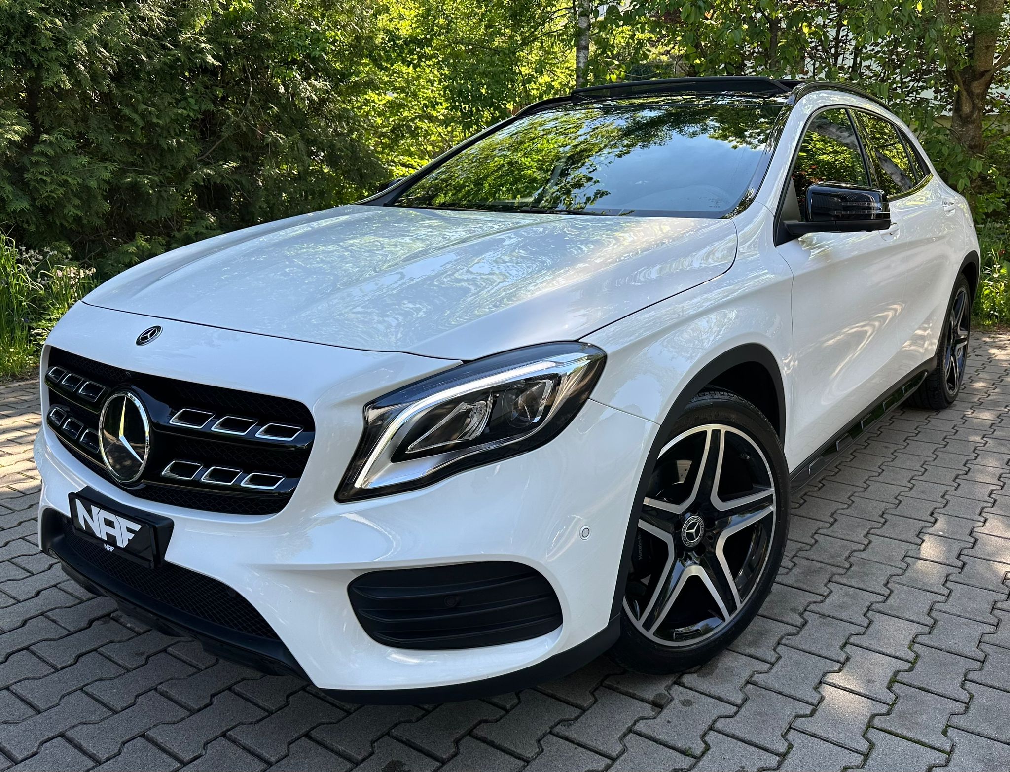 MERCEDES-BENZ GLA 220 AMG Line 4Matic 7G-DCT