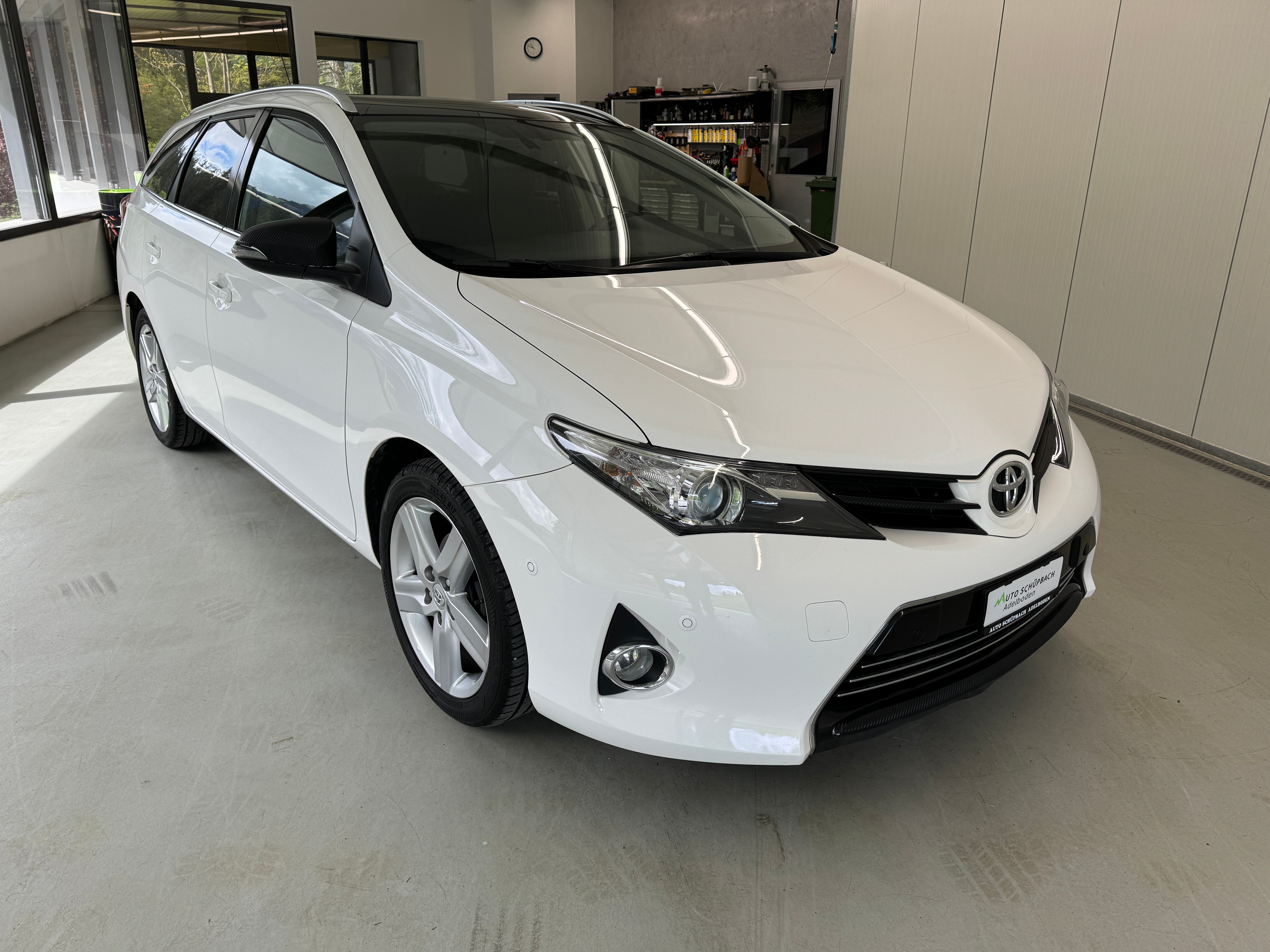 TOYOTA Auris Touring Sports 1.6 Sol