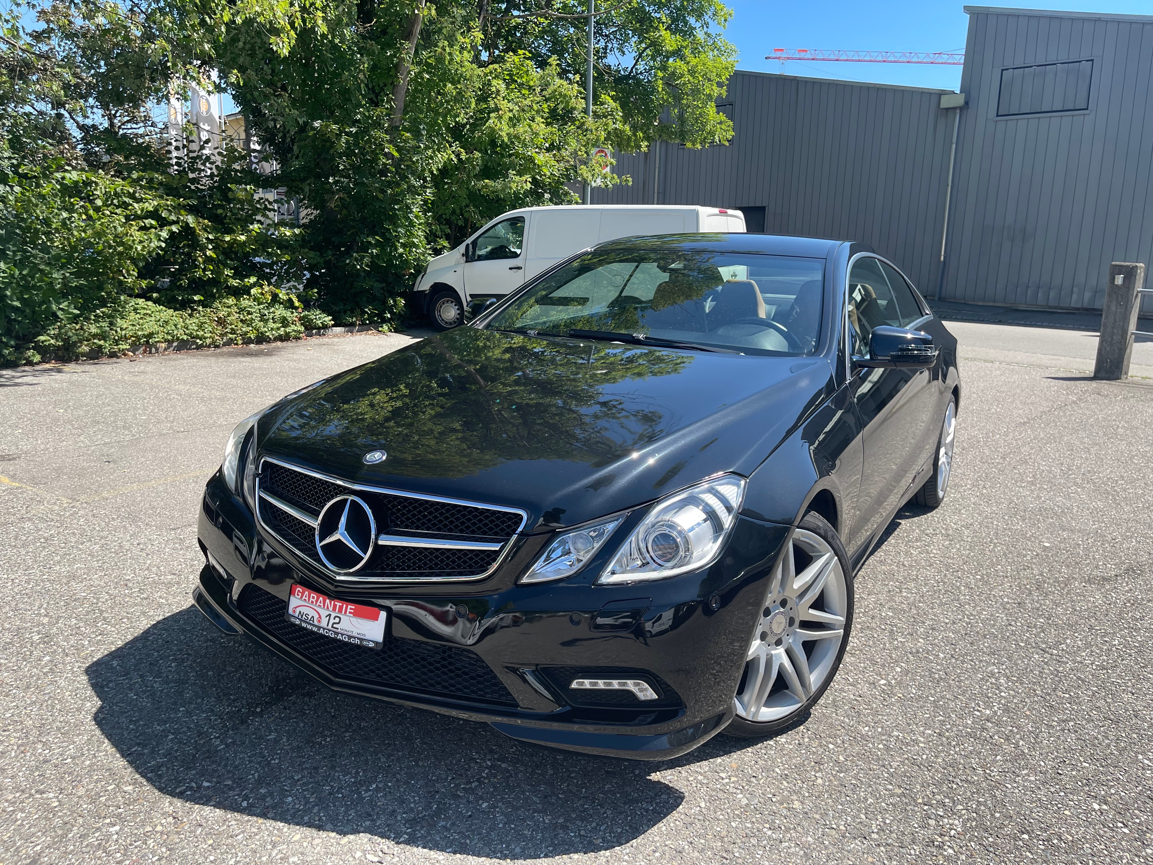 MERCEDES-BENZ E 250 CGI BlueEfficiency Automatic * Leder * Xenon * Gr. Navi * Tempomat * PDC V+H * Frisch Ab MFK