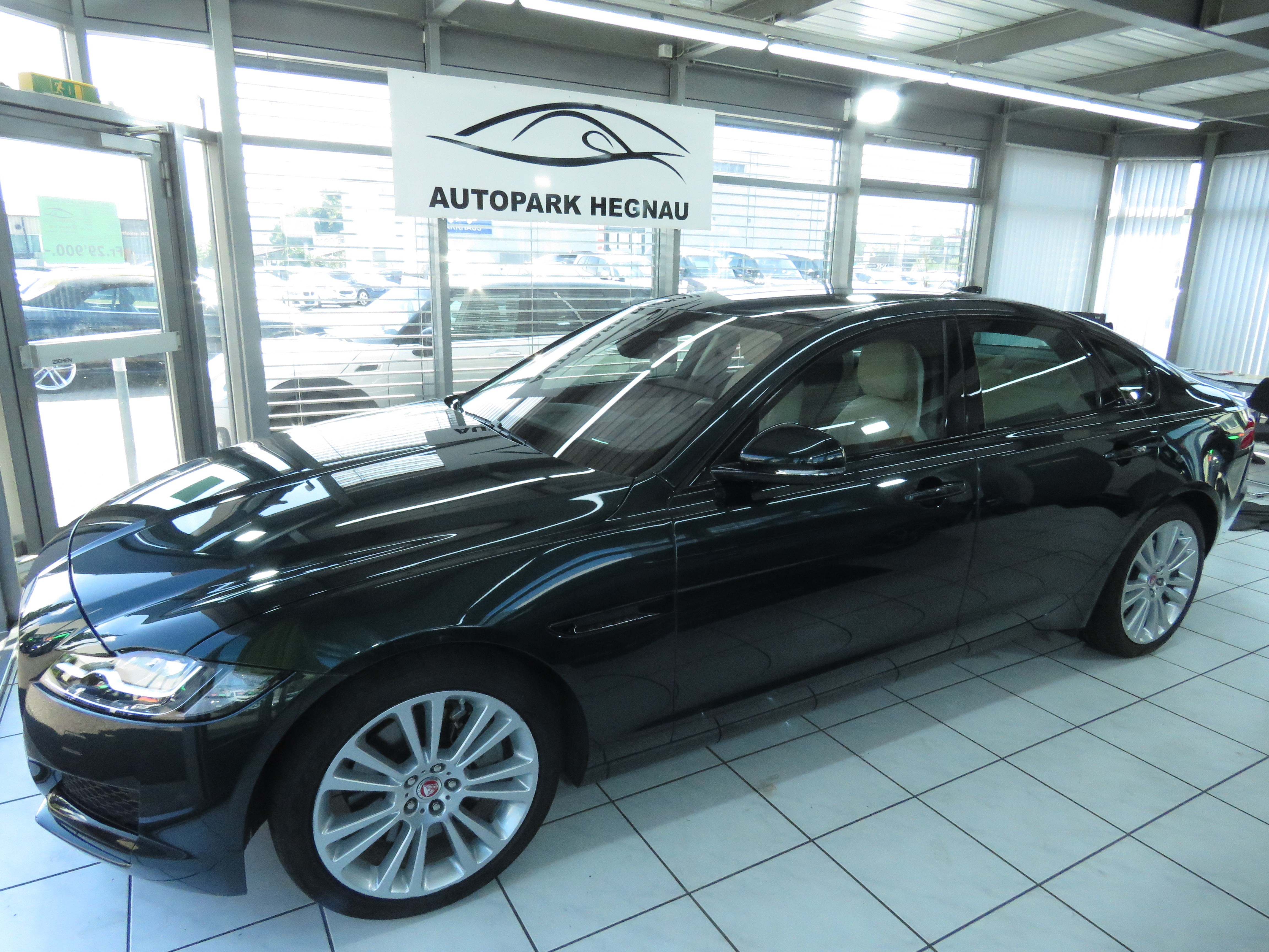 JAGUAR XF 35t Prestige AWD Automat