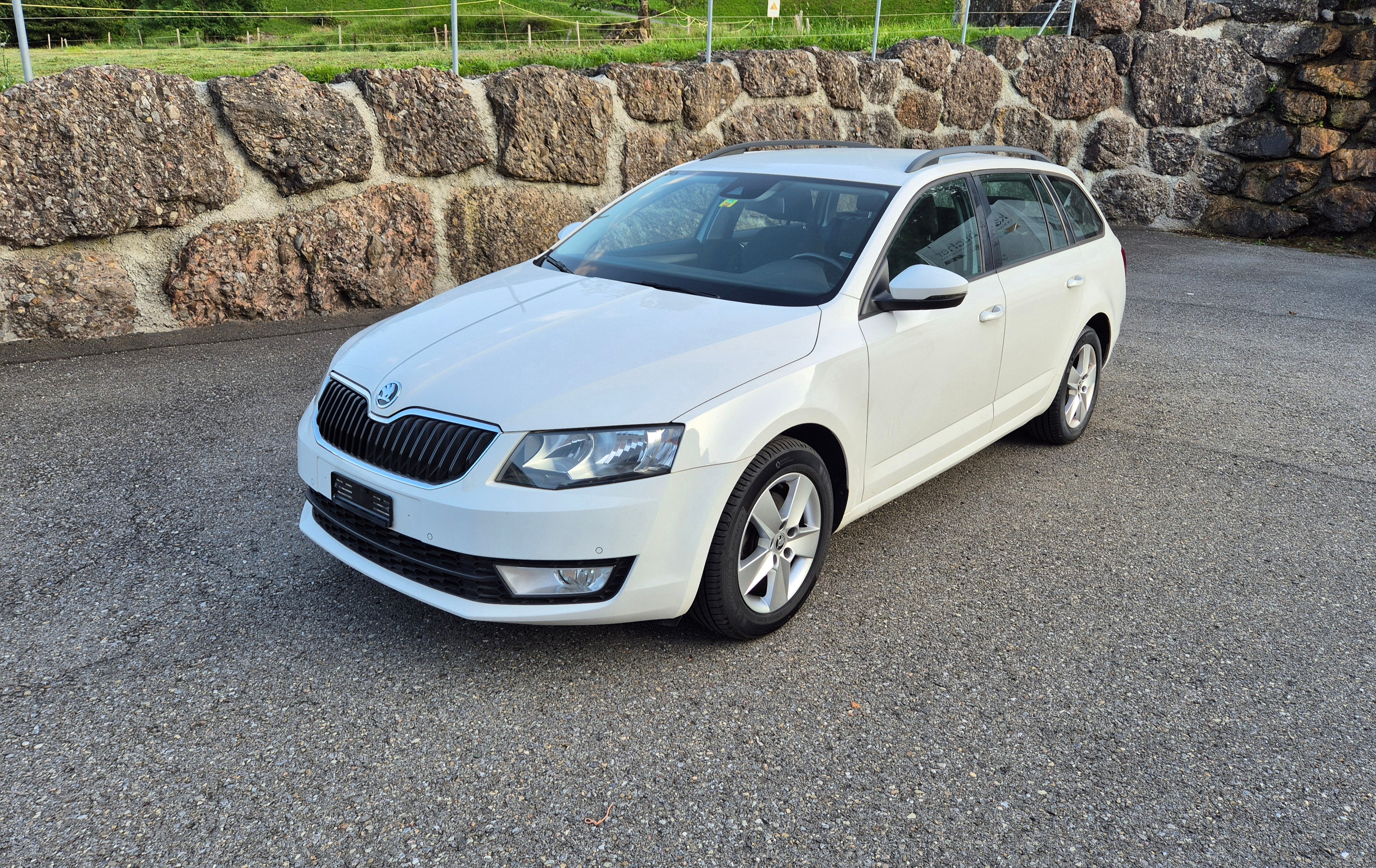 SKODA Octavia Combi 2.0 TDI Ambition DSG