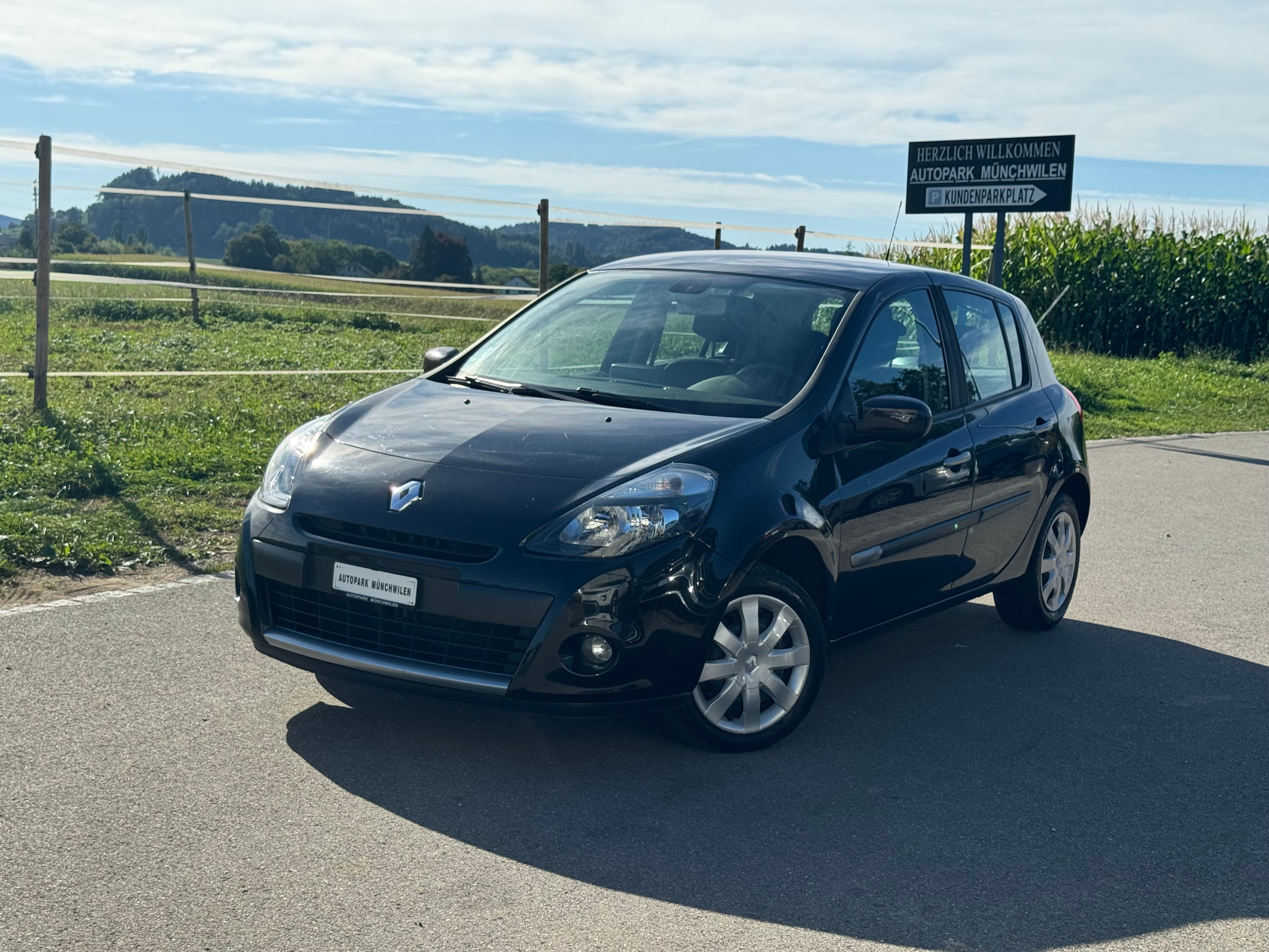 RENAULT Clio 1.6 16V Dynamique Automatic