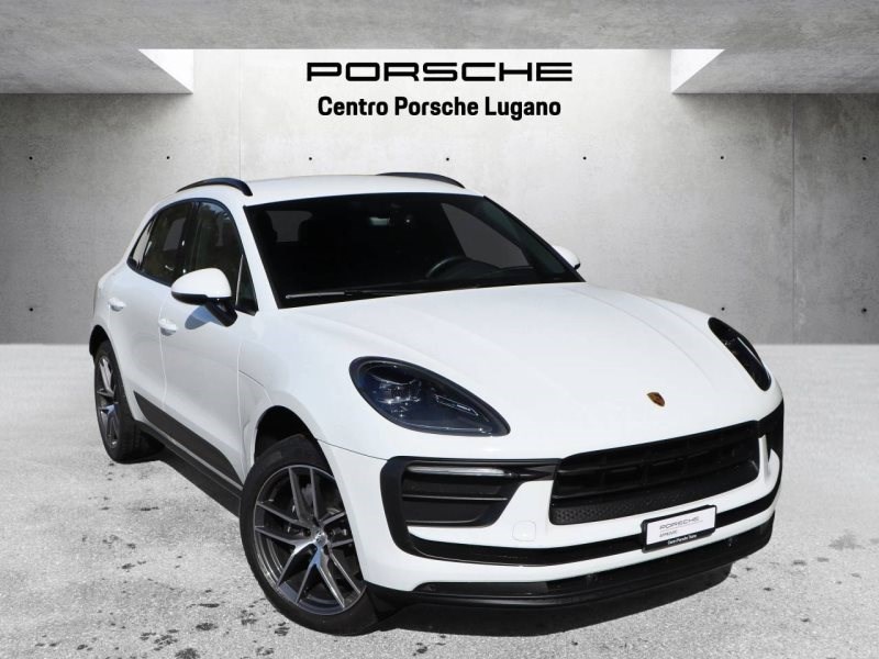 PORSCHE MACAN