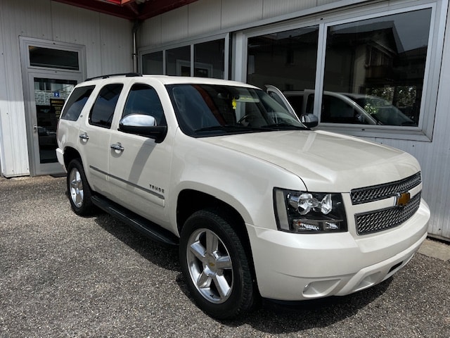 CHEVROLET Tahoe 7 places et attelage de remorque