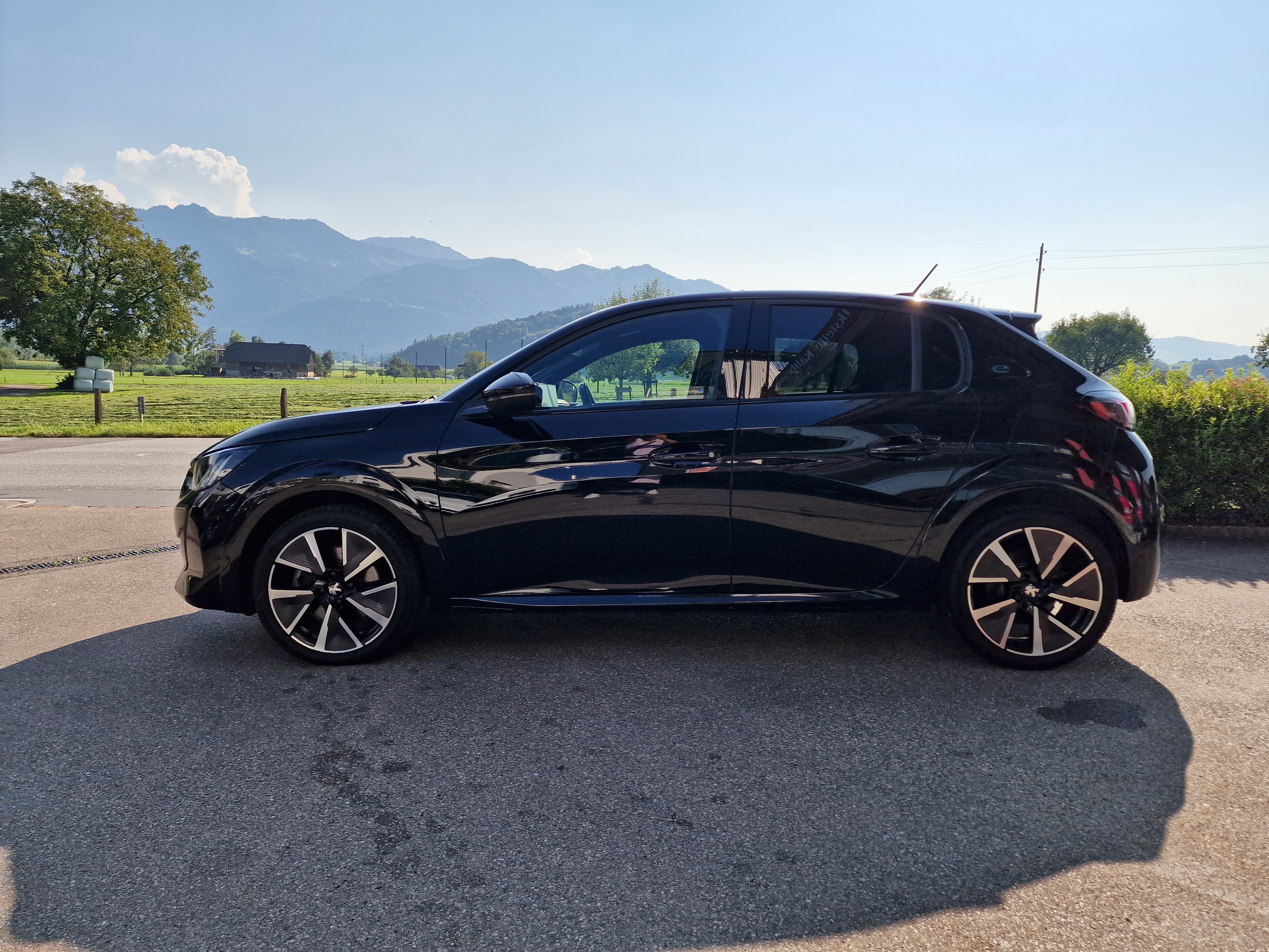 PEUGEOT 208 Elektrik GT (e-208) 24Mt Garantie