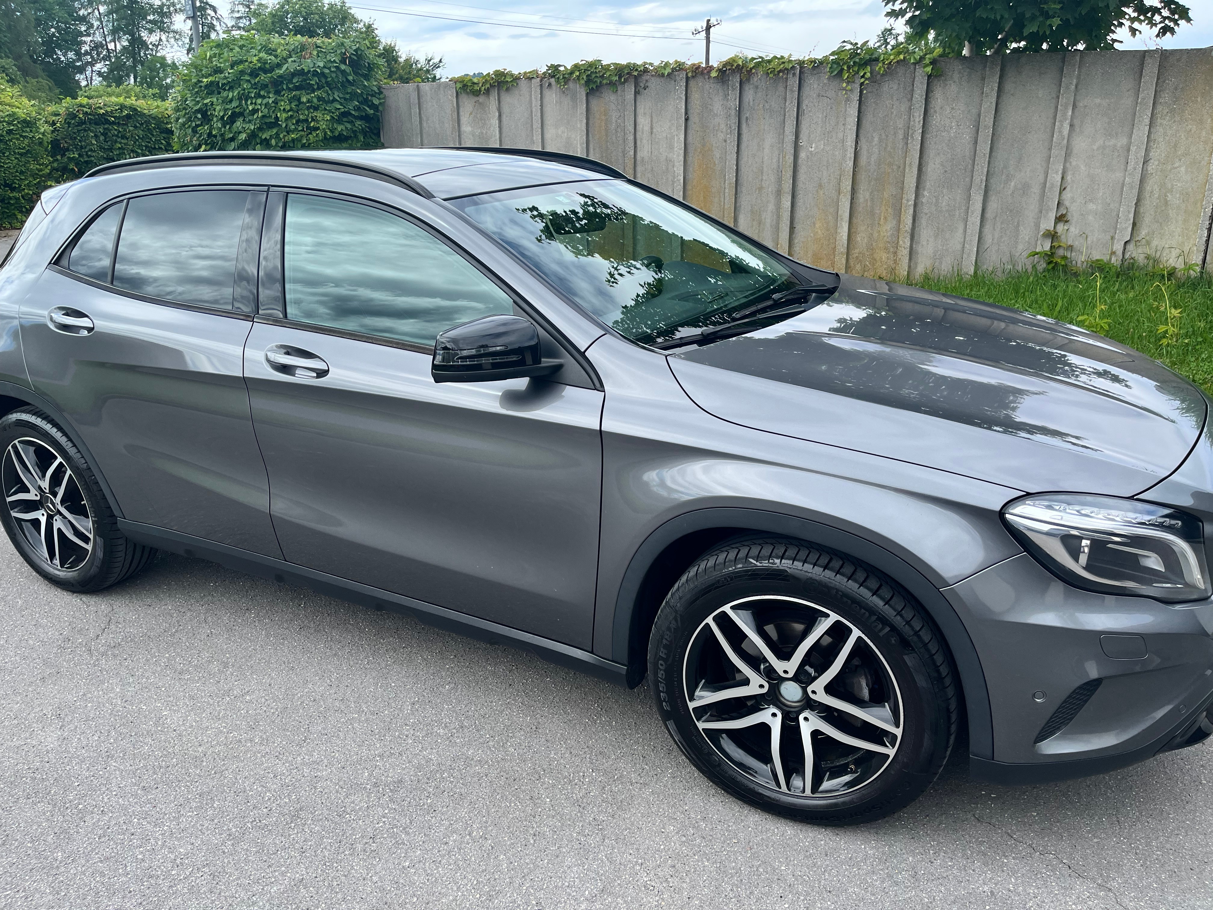 MERCEDES-BENZ GLA 200 Night Star 7G-DCT