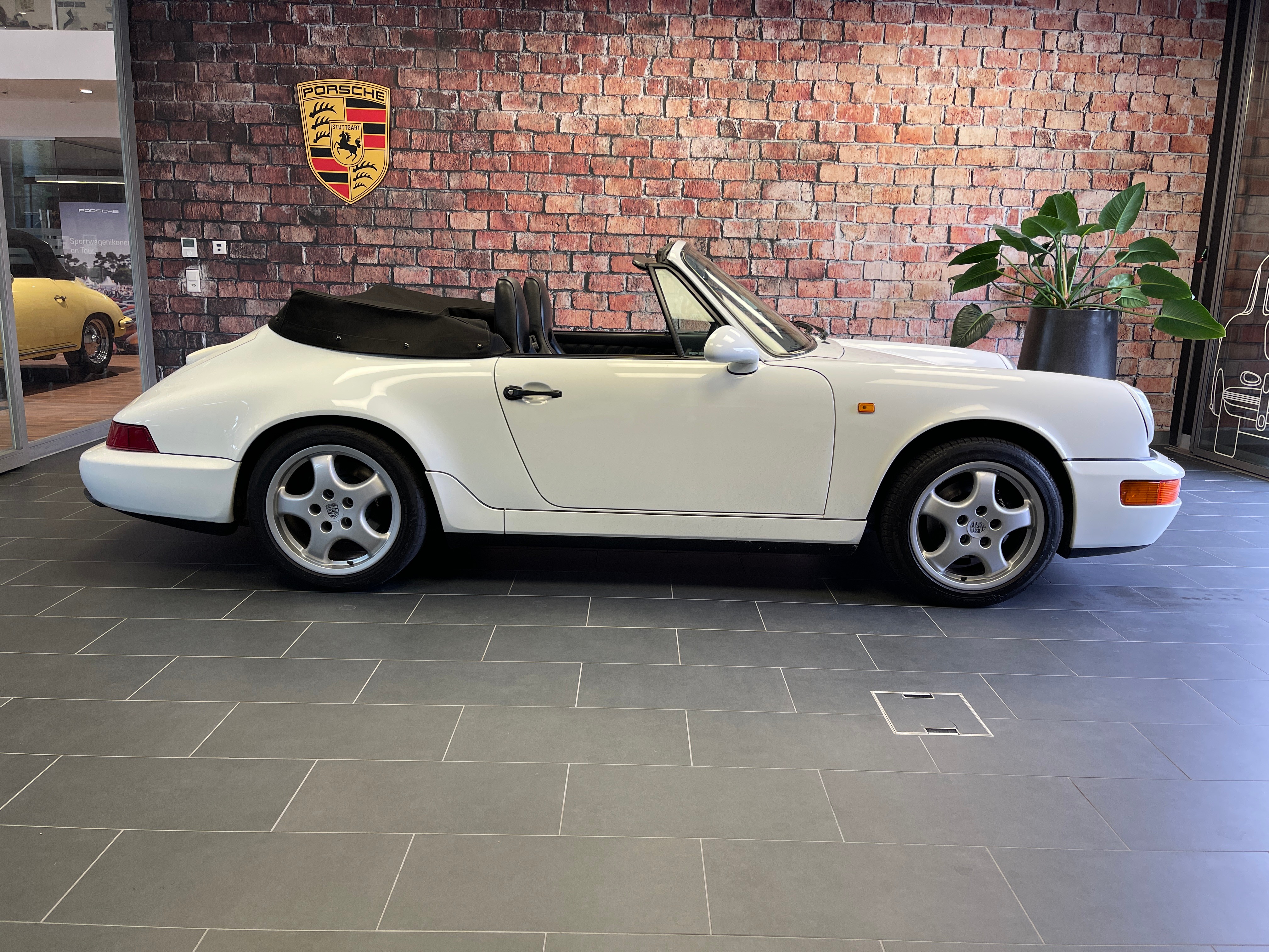 PORSCHE 911 Carrera 2 Cabrio