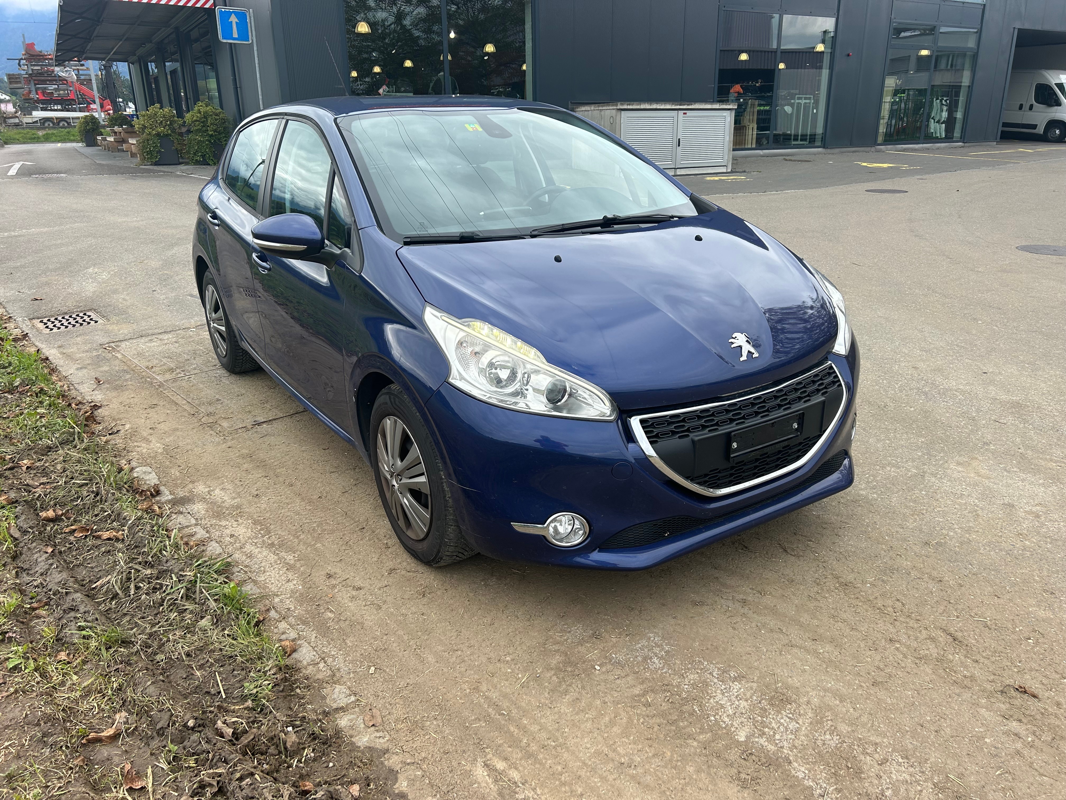 PEUGEOT 208 1.2 VTI Intuitive