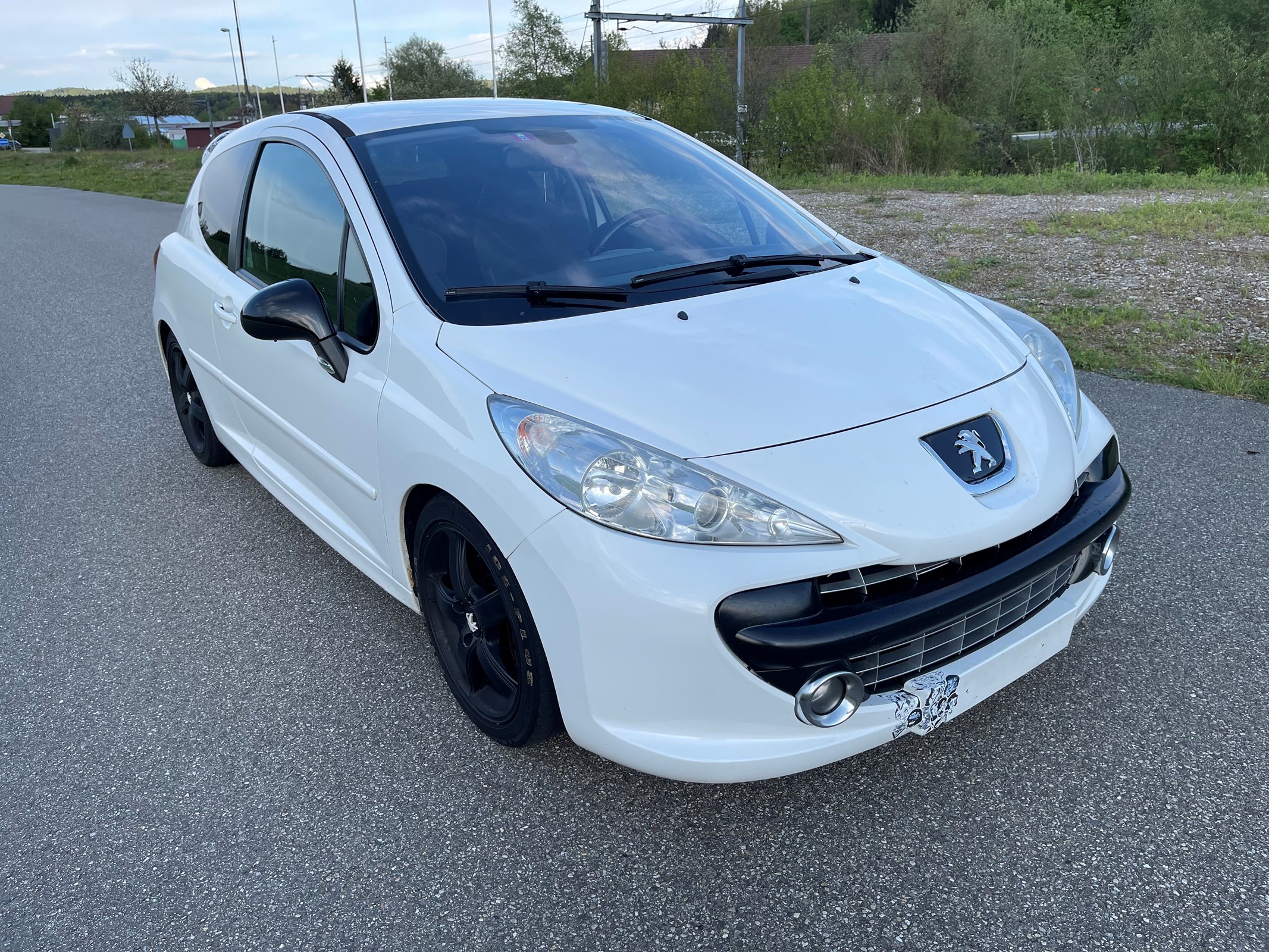 PEUGEOT 207 1.6 16V Turbo GTi