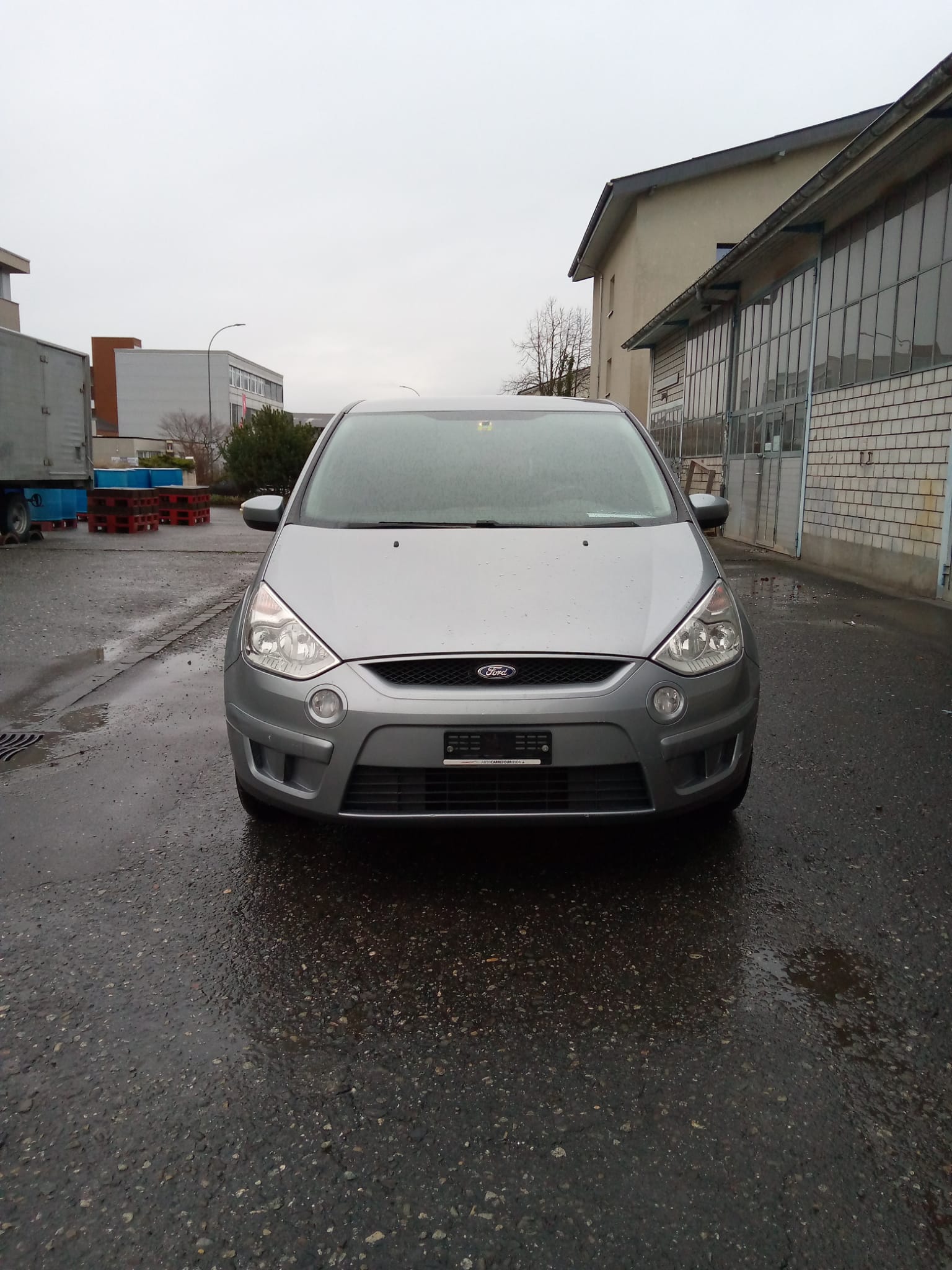 FORD S-Max 2.0i Titanium