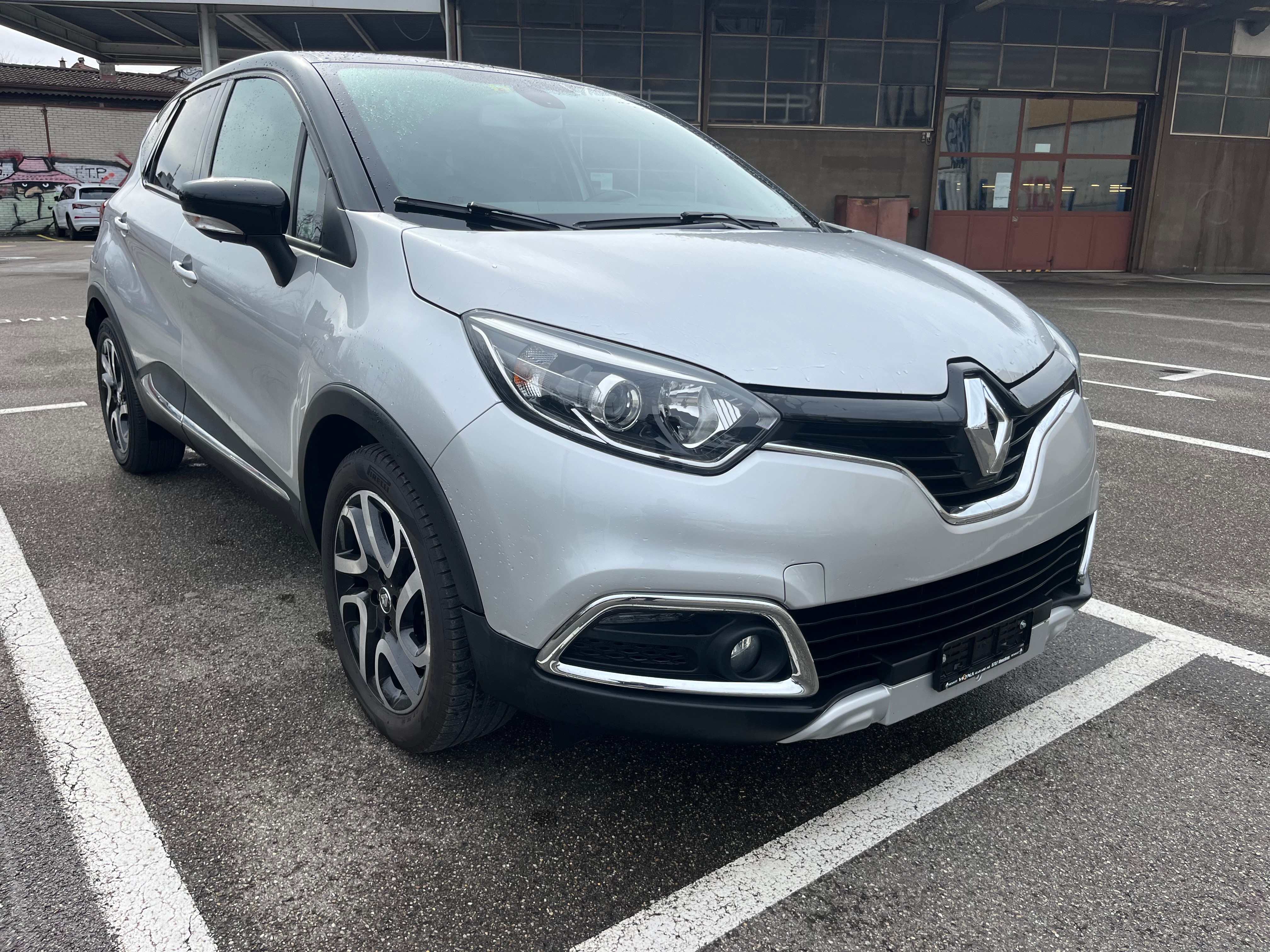 RENAULT Captur 1.2 T 16V Swiss Edition EDC