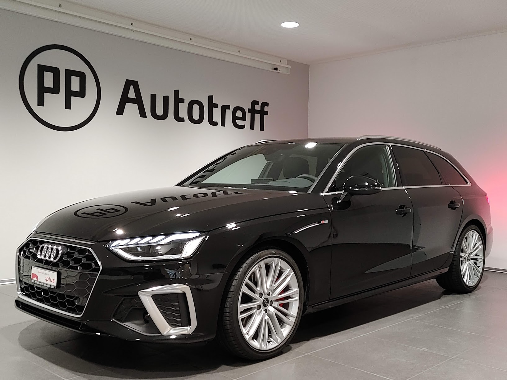 AUDI A4 Avant 45 TFSI S line S-tronic quattro