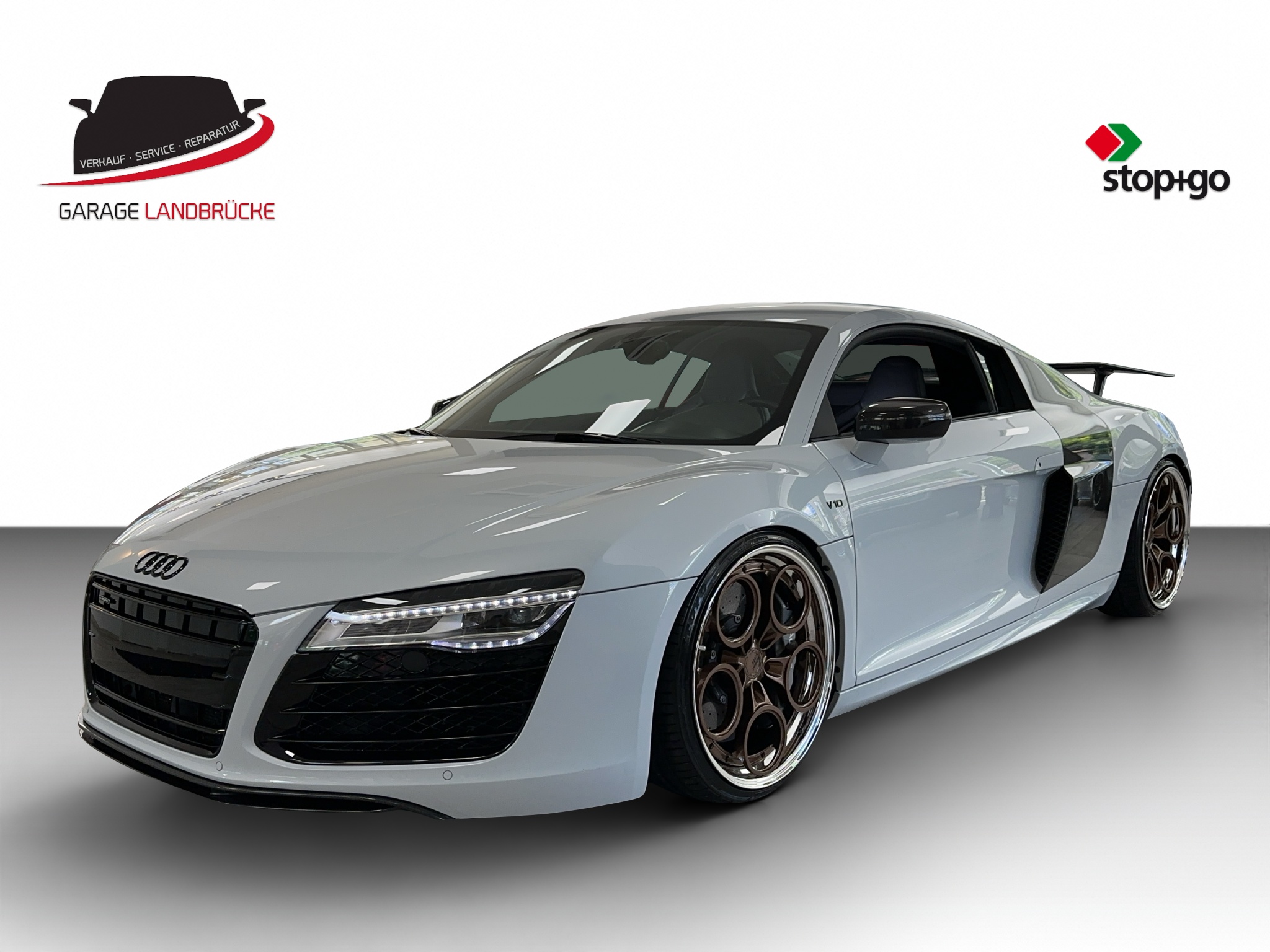 AUDI R8 plus Coupé 5.2 S-Tronic **SUZUKAGRAU**