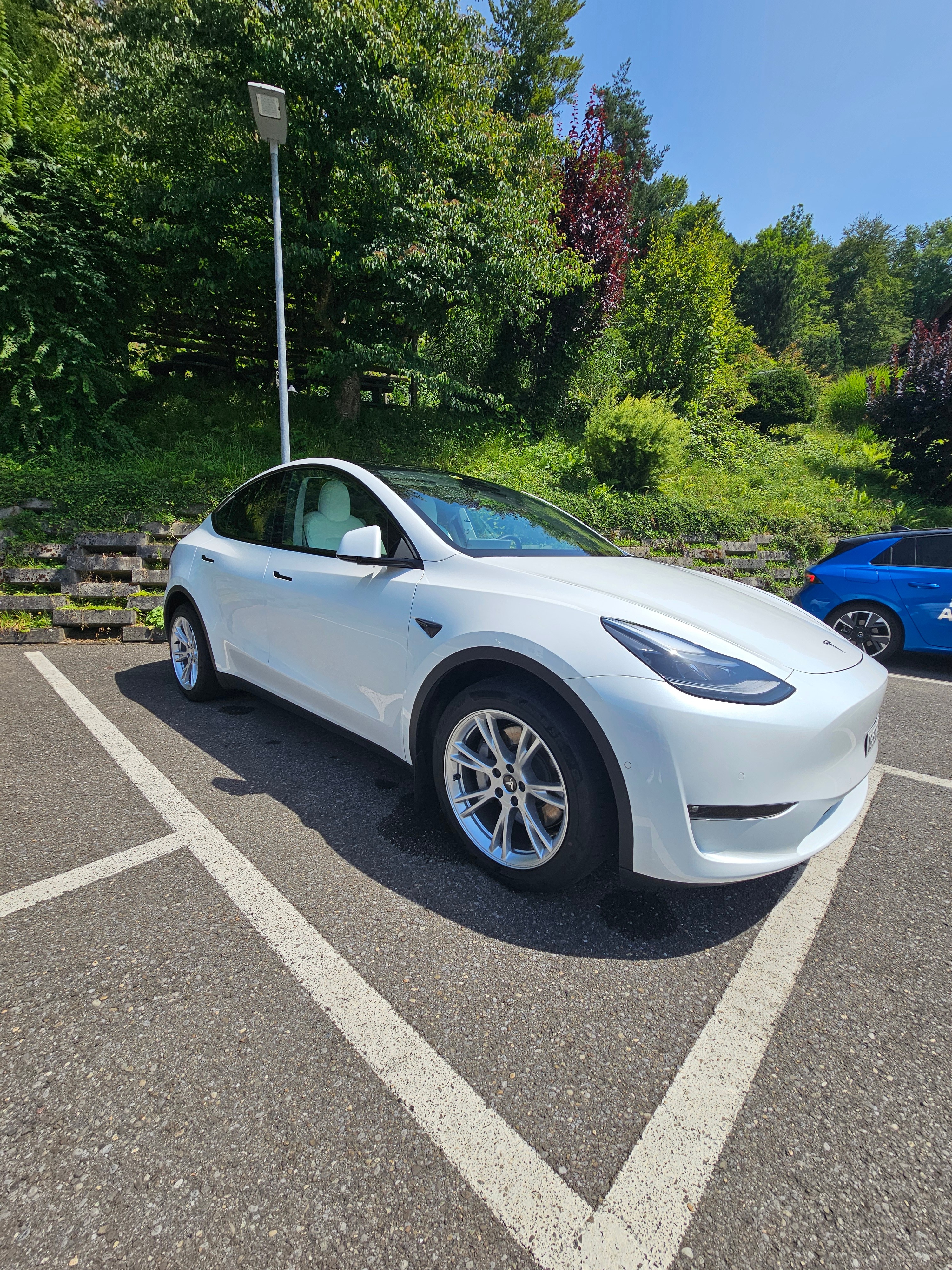 TESLA Model Y Long Range