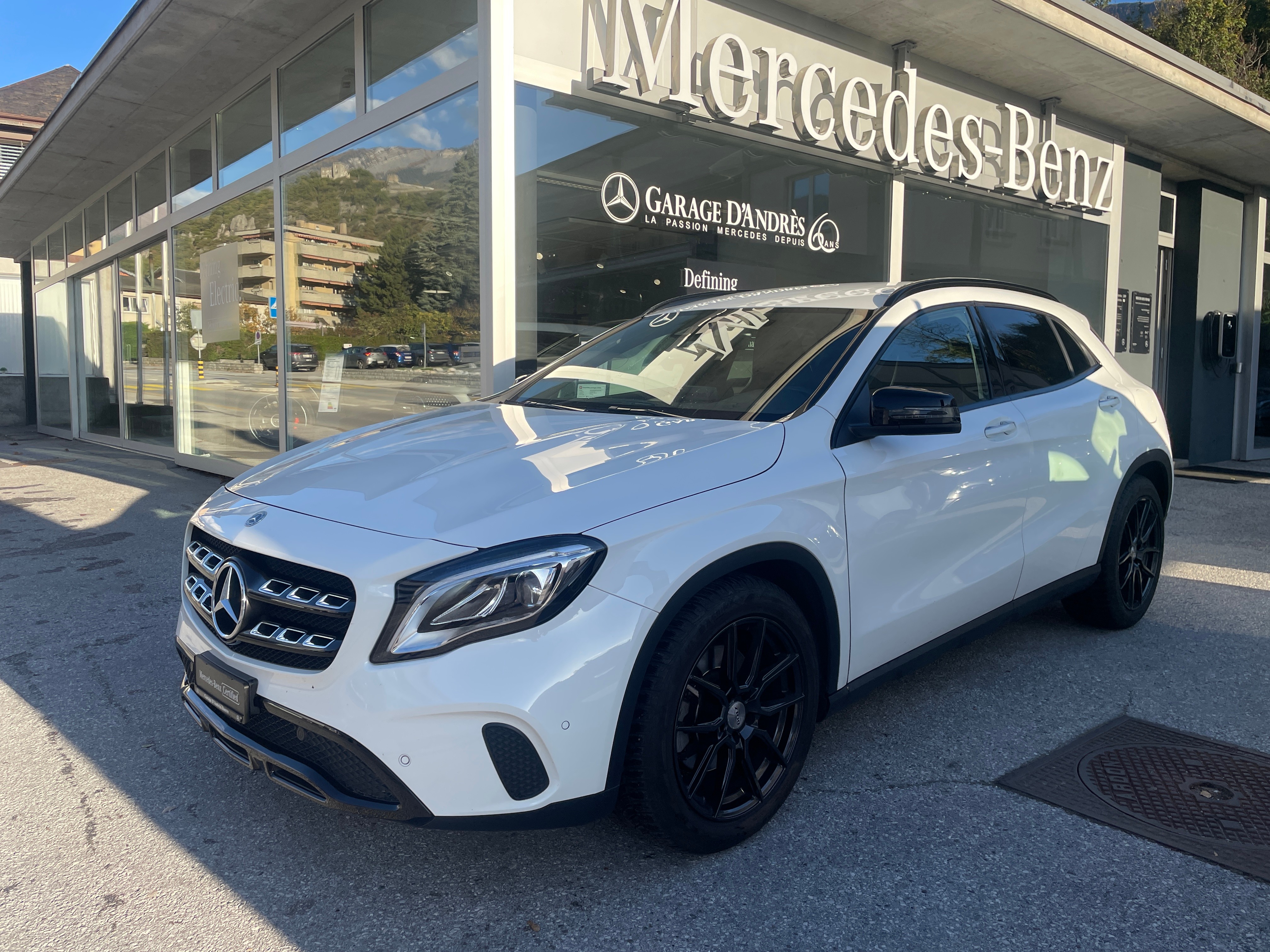 MERCEDES-BENZ GLA 250 Urban 4Matic 7G-DCT