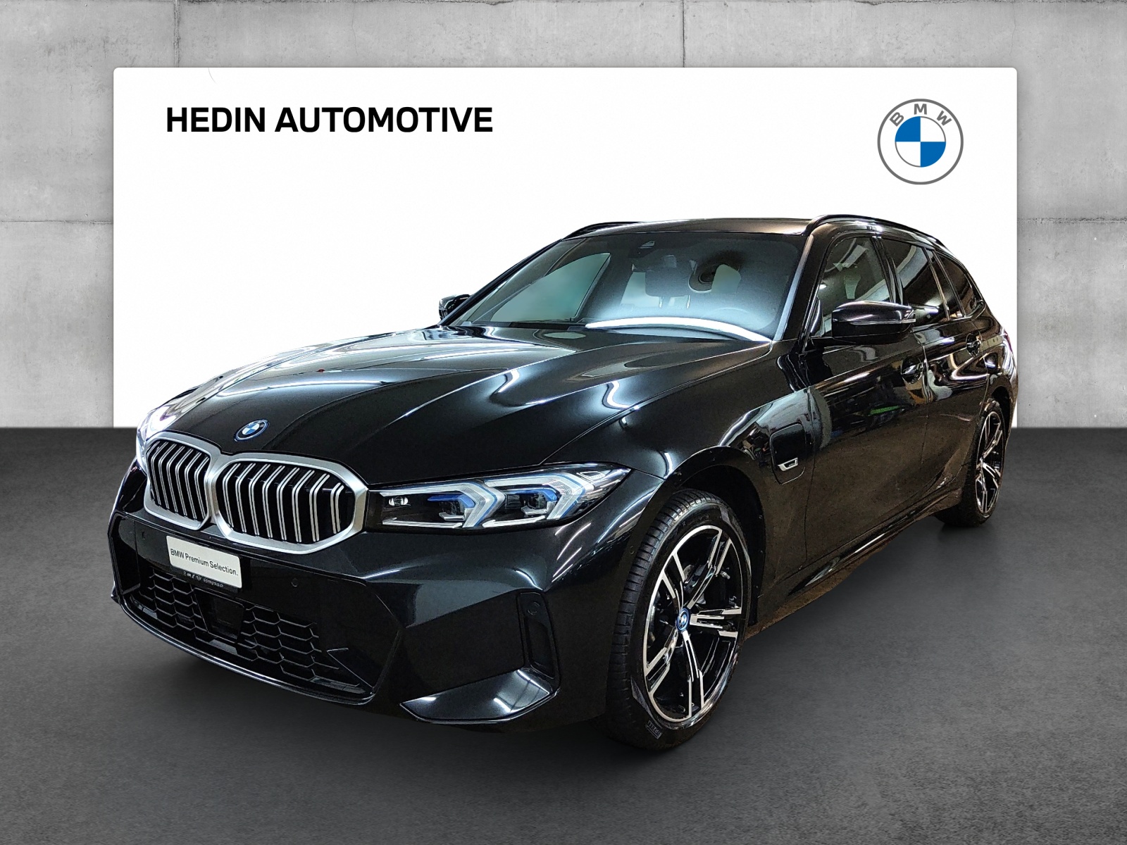 BMW 330e x DriveTouring Steptronic M Sport