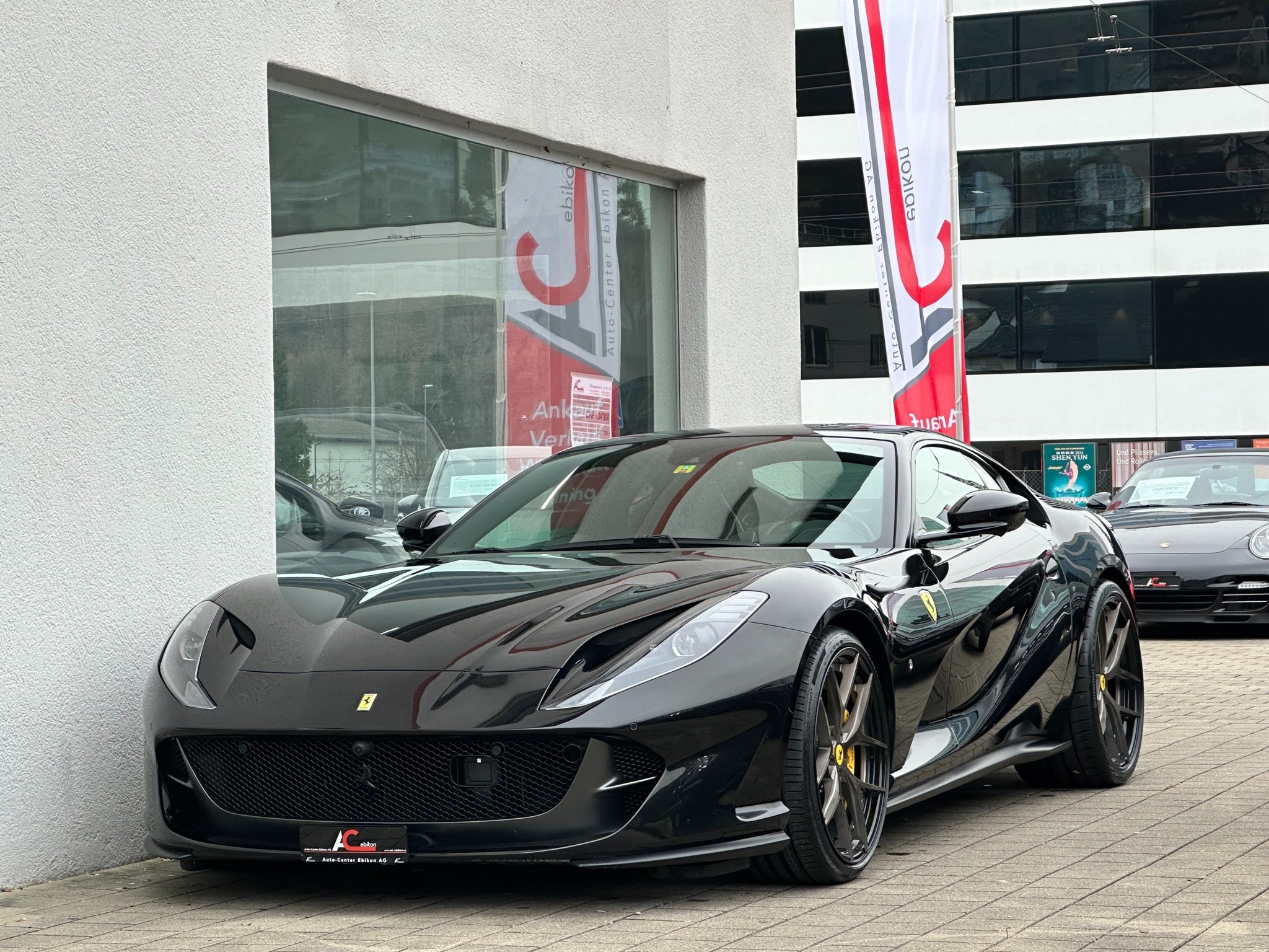 FERRARI 812 Superfast