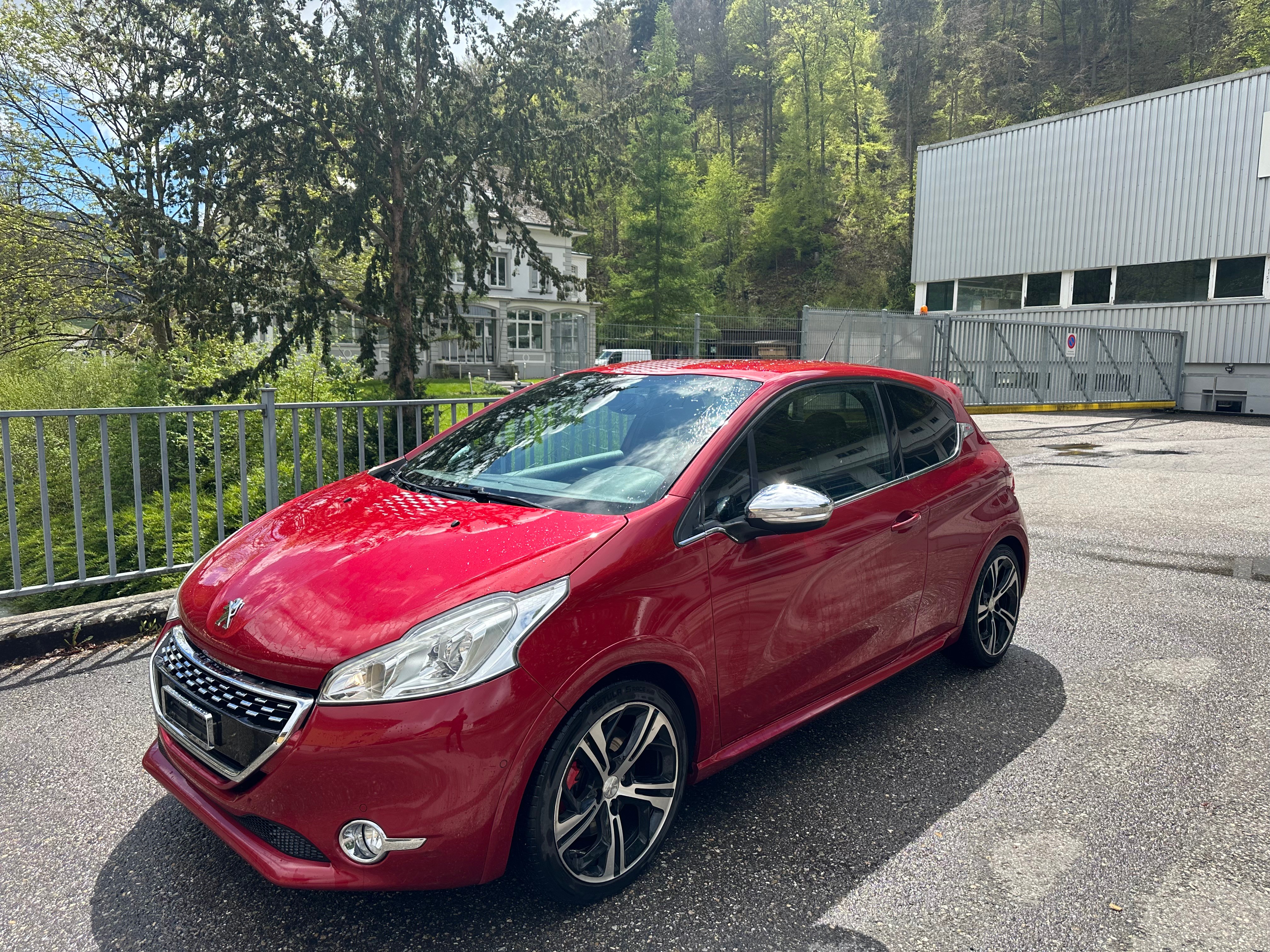 PEUGEOT 208 1.6 Turbo GTi