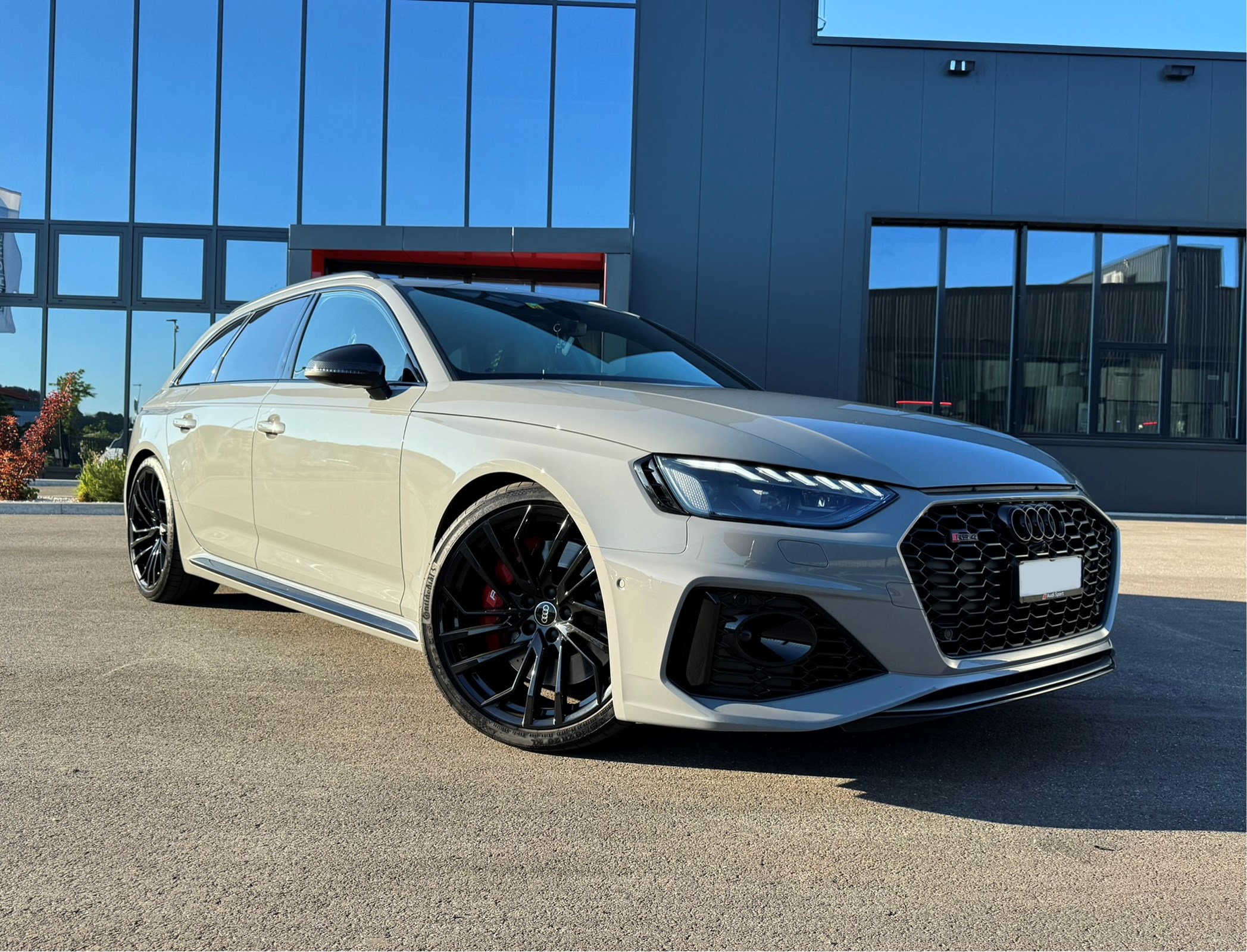 AUDI RS4 Avant quattro tiptronic