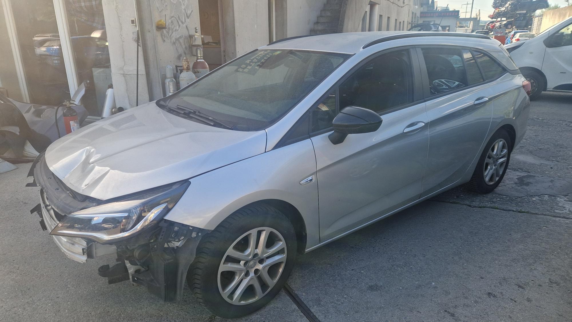 OPEL Astra Sports Tourer 1.2i Turbo Edition