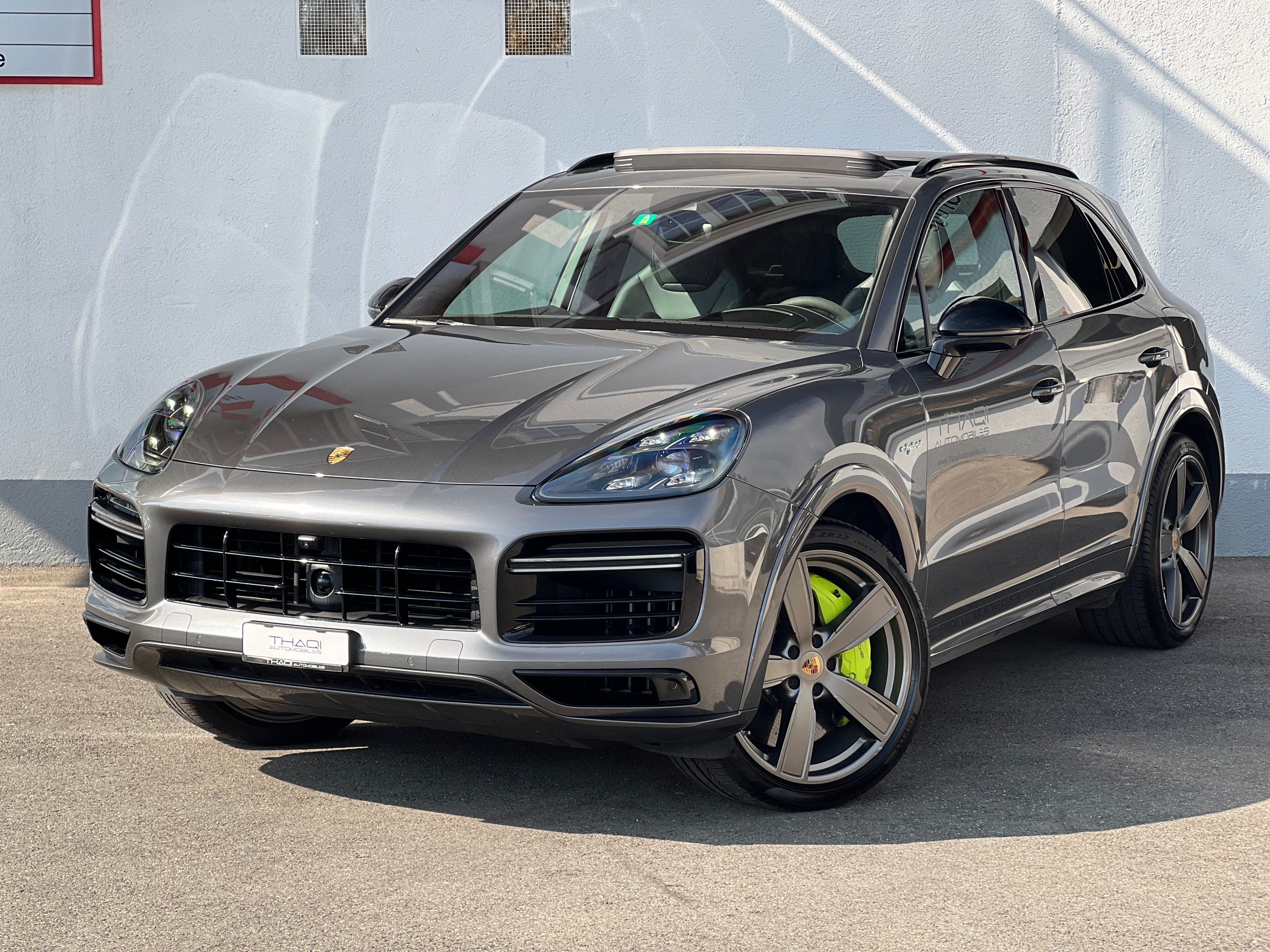 PORSCHE Cayenne Turbo S E-Hybrid 680PS