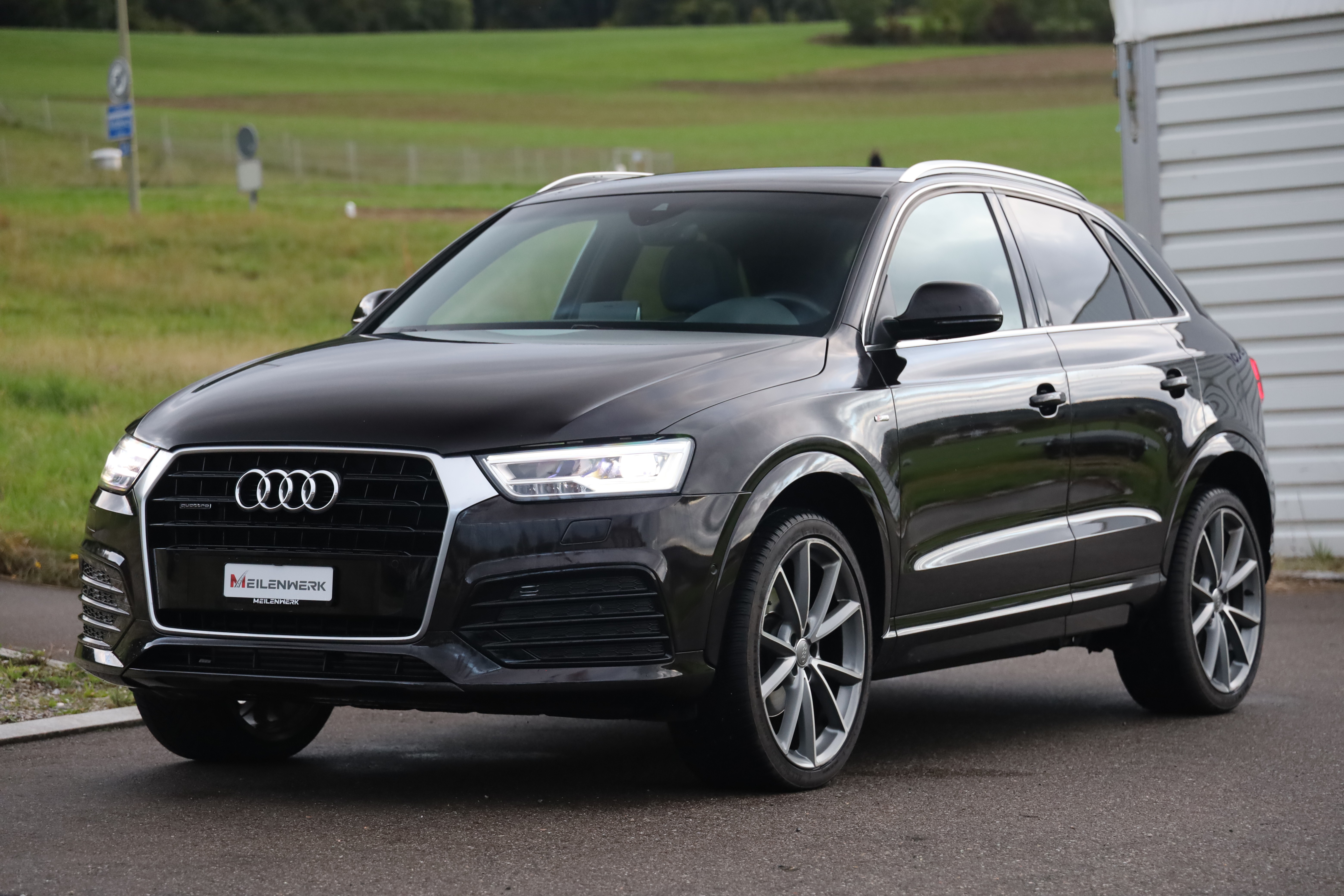 AUDI Q3 2.0 TFSI sport quattro S-tronic