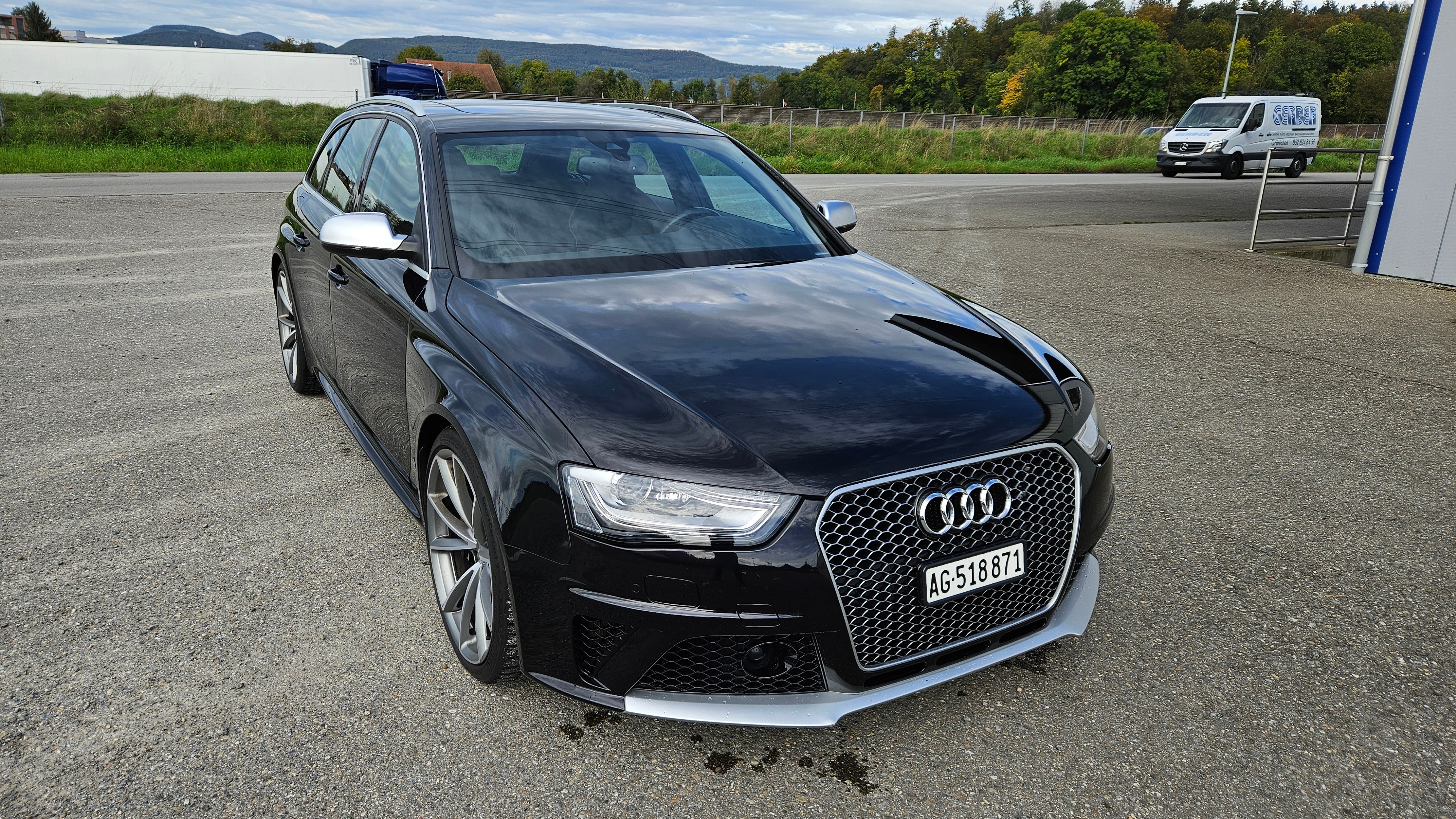 AUDI RS4 Avant 4.2 FSI V8 quattro S-tronic