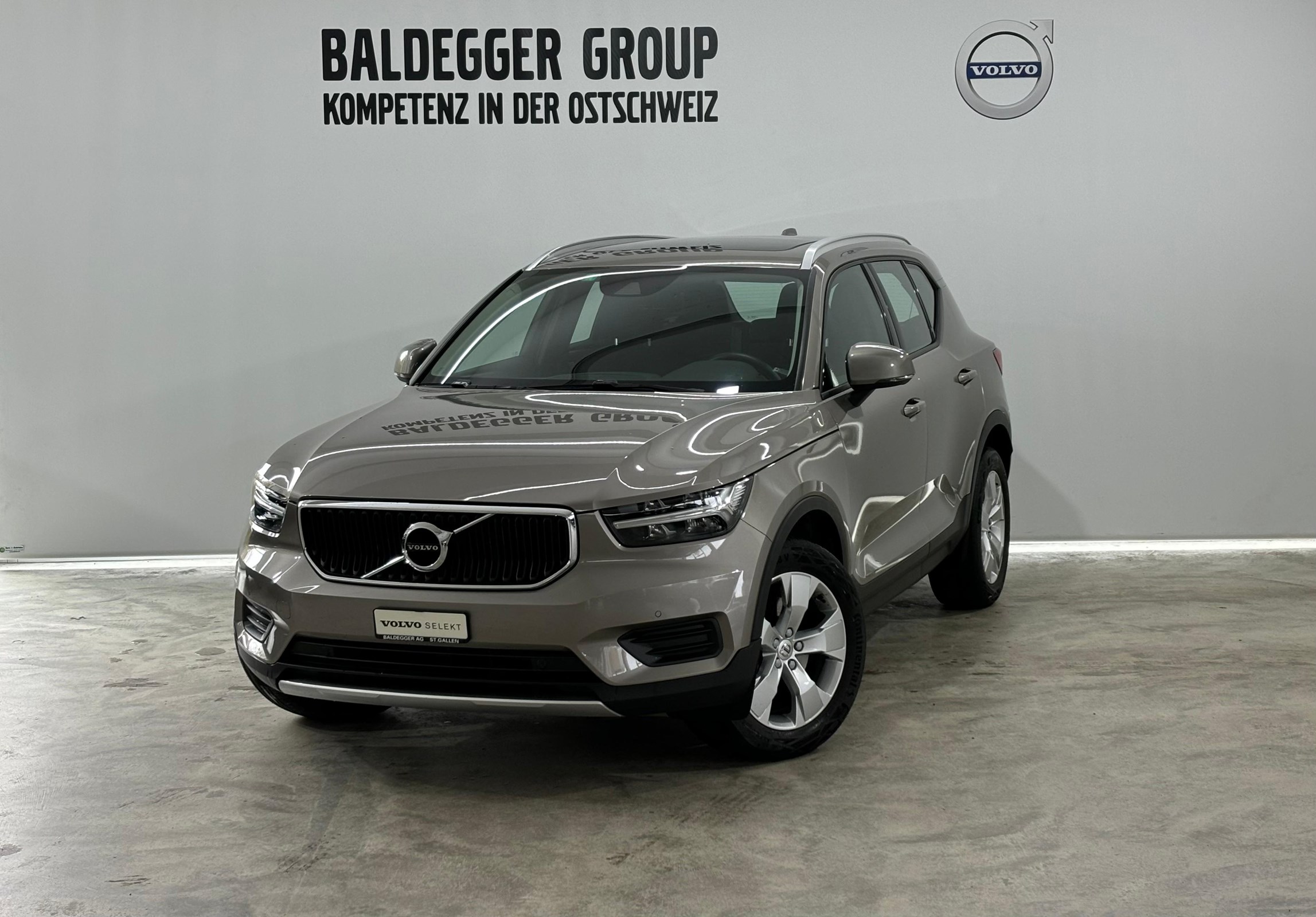 VOLVO XC40 2.0 B4 MH Momentum AWD