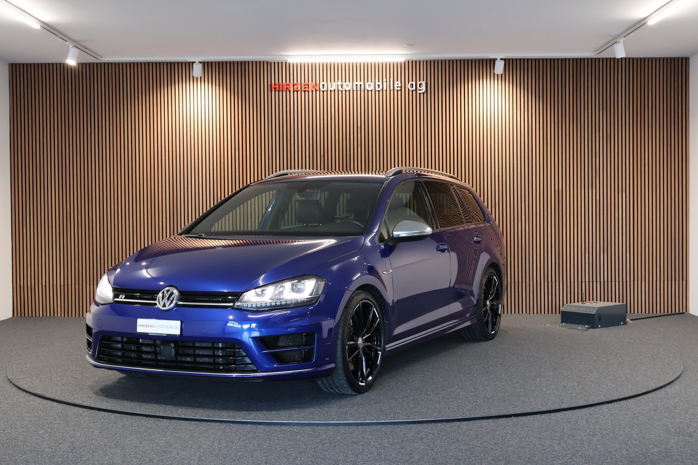 VW Golf Variant 2.0 TSI R 4 Motion DSG